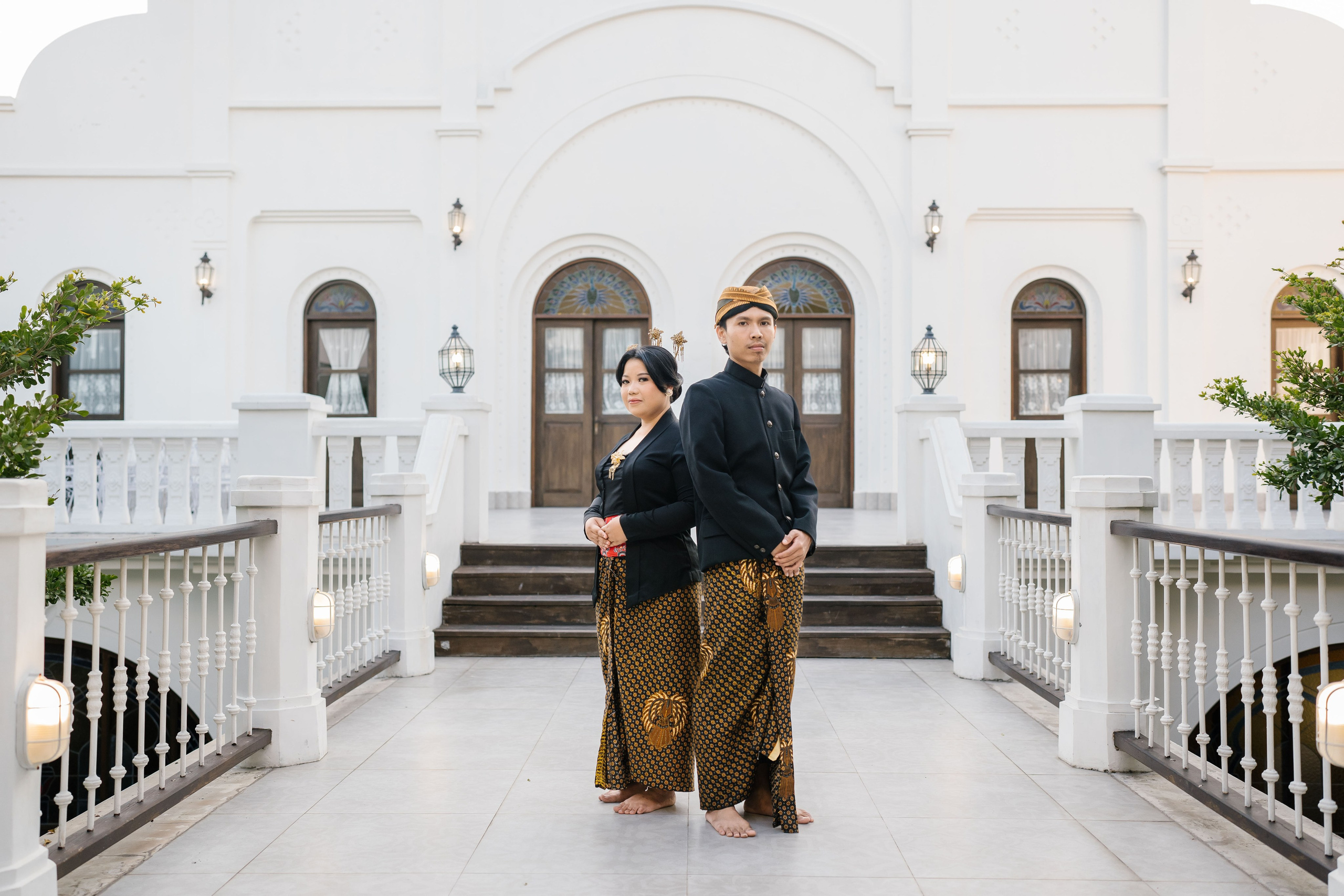 Prewedding Photo Shoot with Javanese style. Female Photographer in Bali