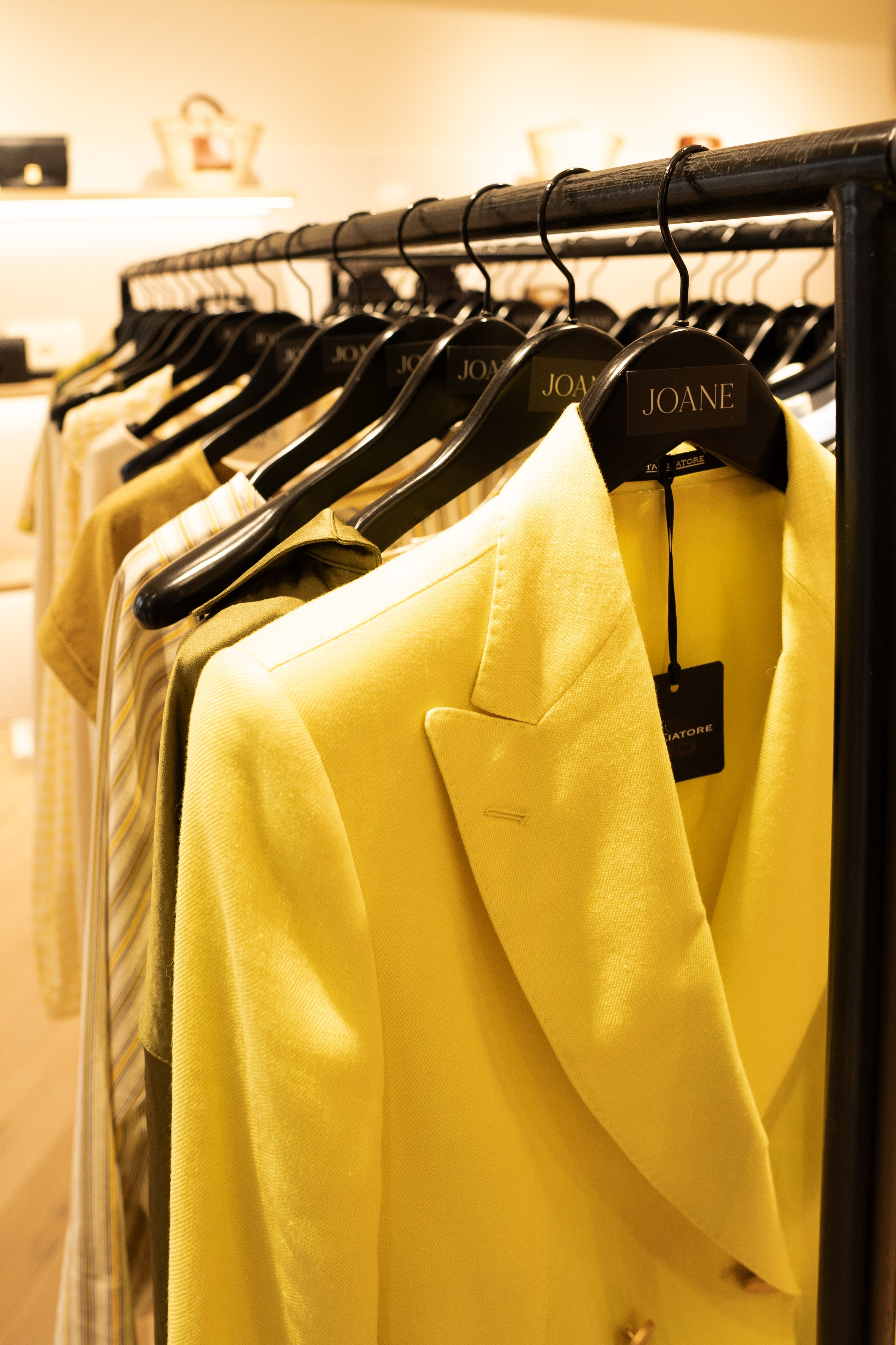 Magasin de vêtements JOANE. Petit trésor photos de famille, grossesse et nouveau-né à Roanne