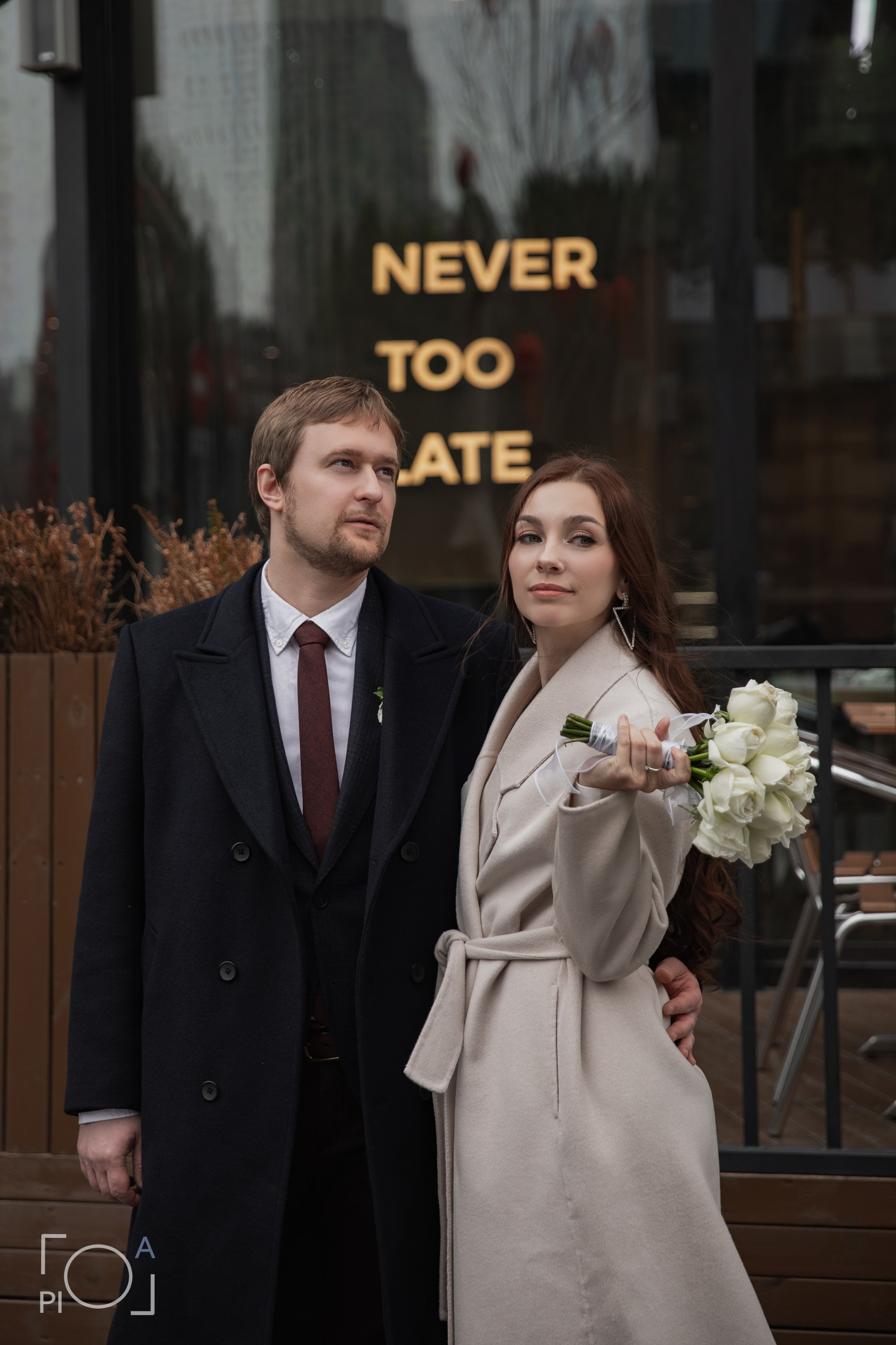 Свадебная фотосессия с консульской подписью в консульстве. Фотограф в Шанхае — Лола Пидлуская