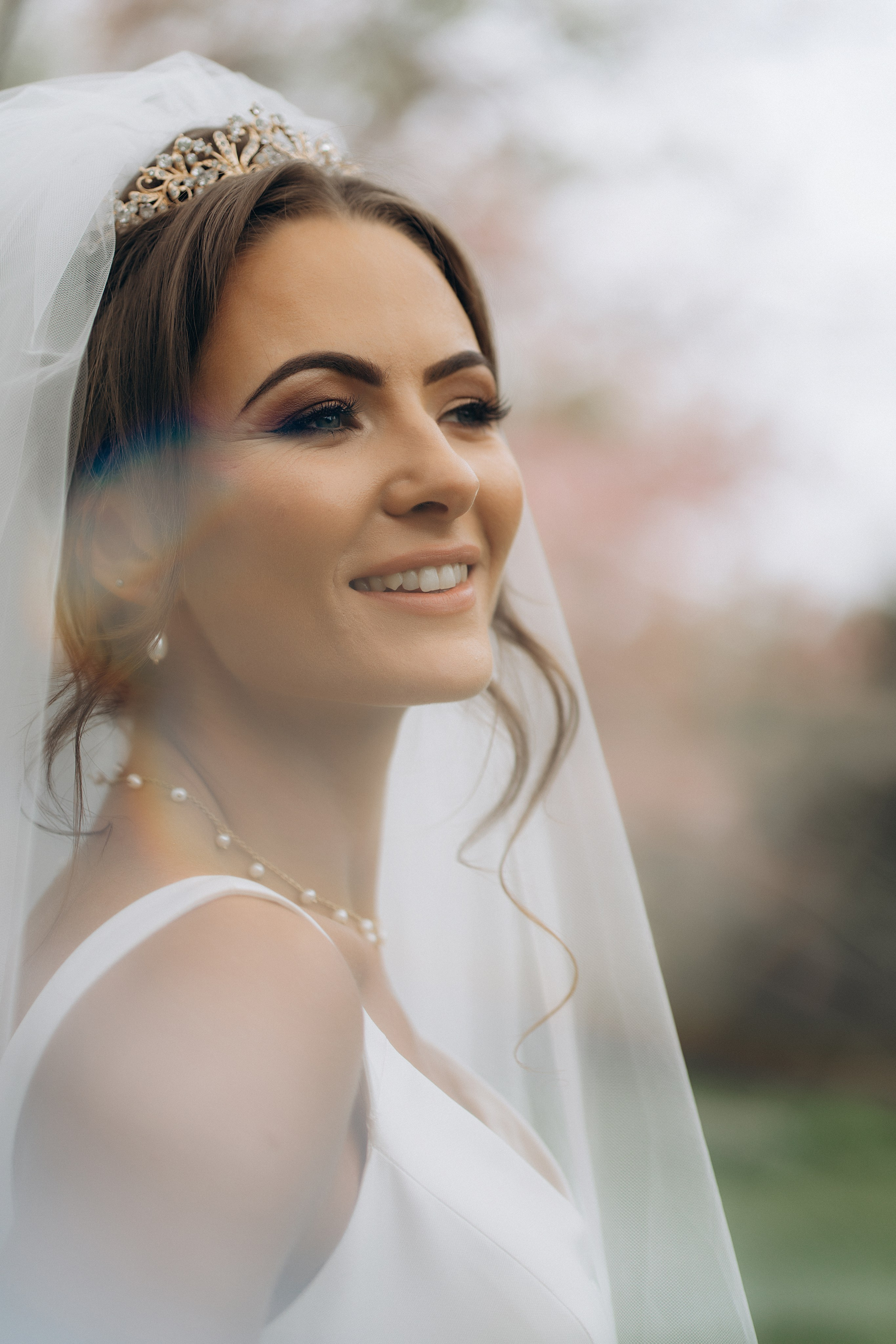 Megan & Oneias. Main