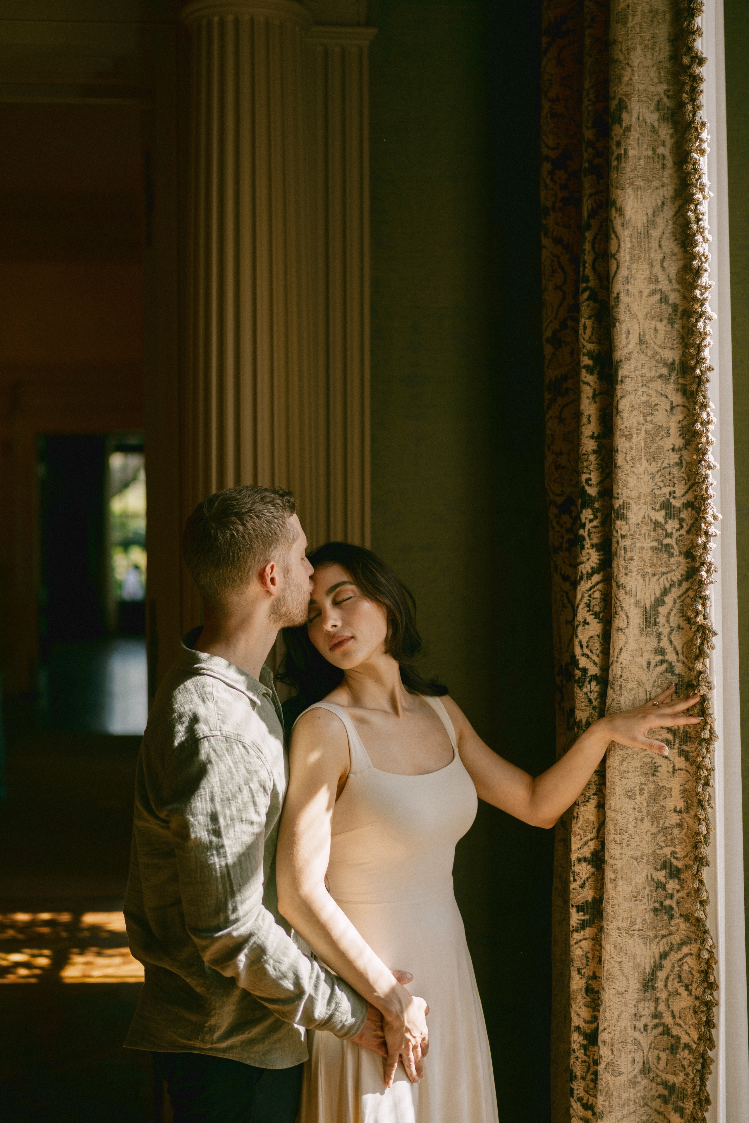 Engagement at Filoli Historic House & World-Class Garden. Wedding Photography & Videography Team in California, Los Angeles, San Francisco, San Diego and Travel