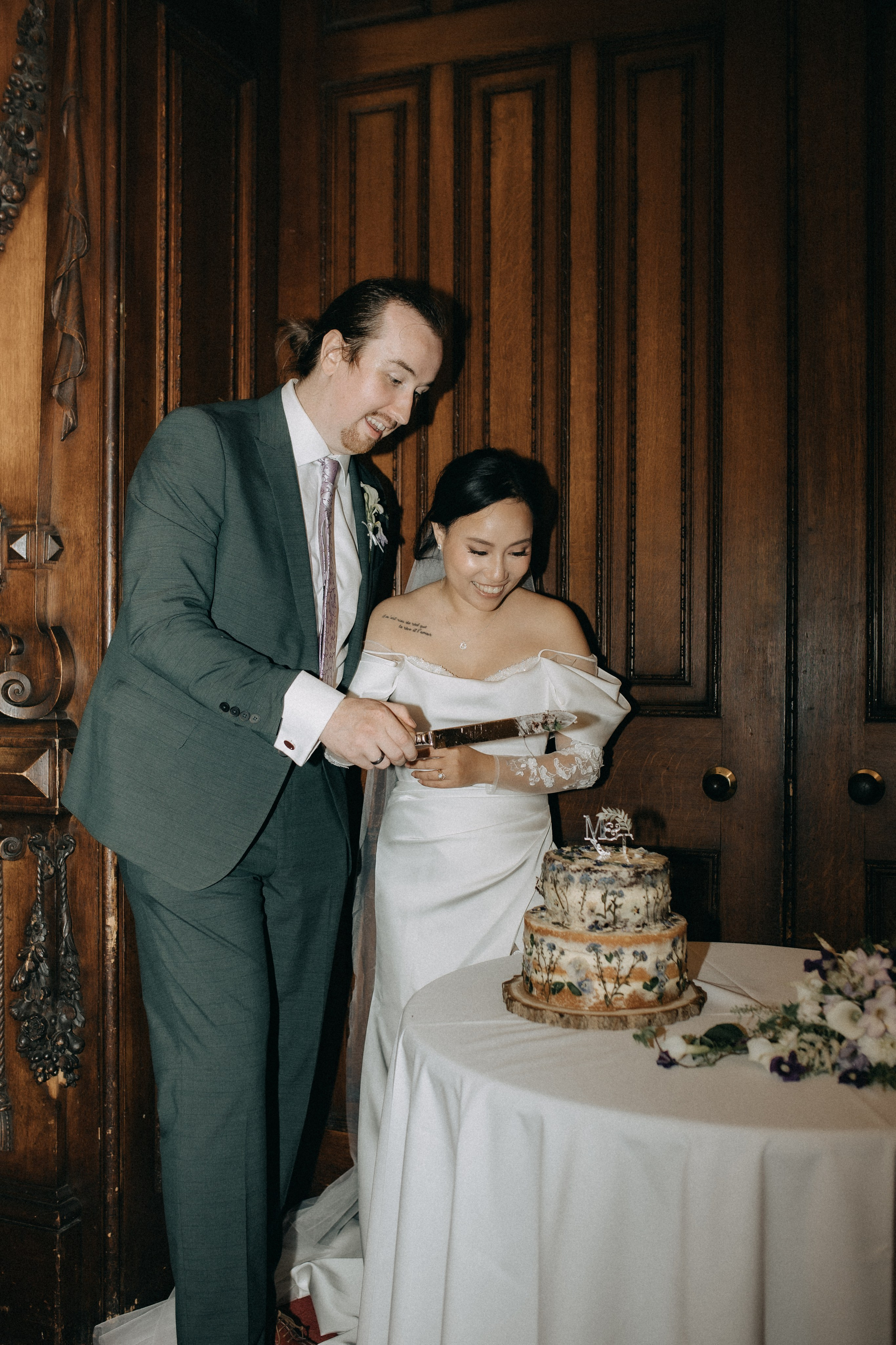 Matthew and Trinh. Wedding and Portrait Photographer Evie Moon