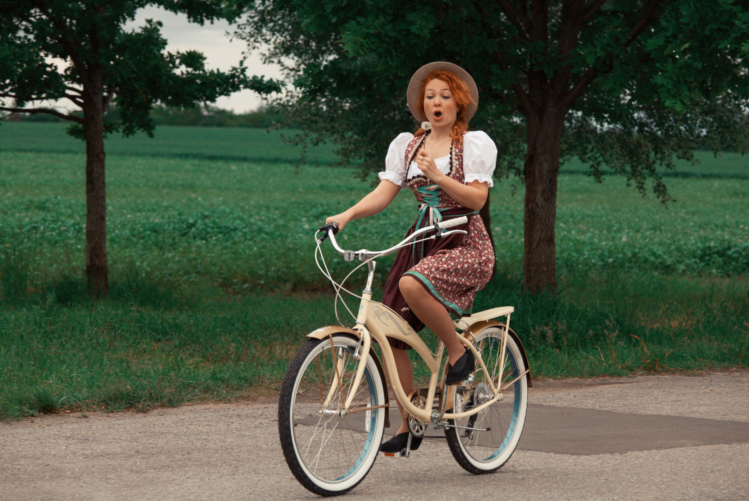 Creative. Photographer Anya Goldenberg. Works in Reading and surrounding areas