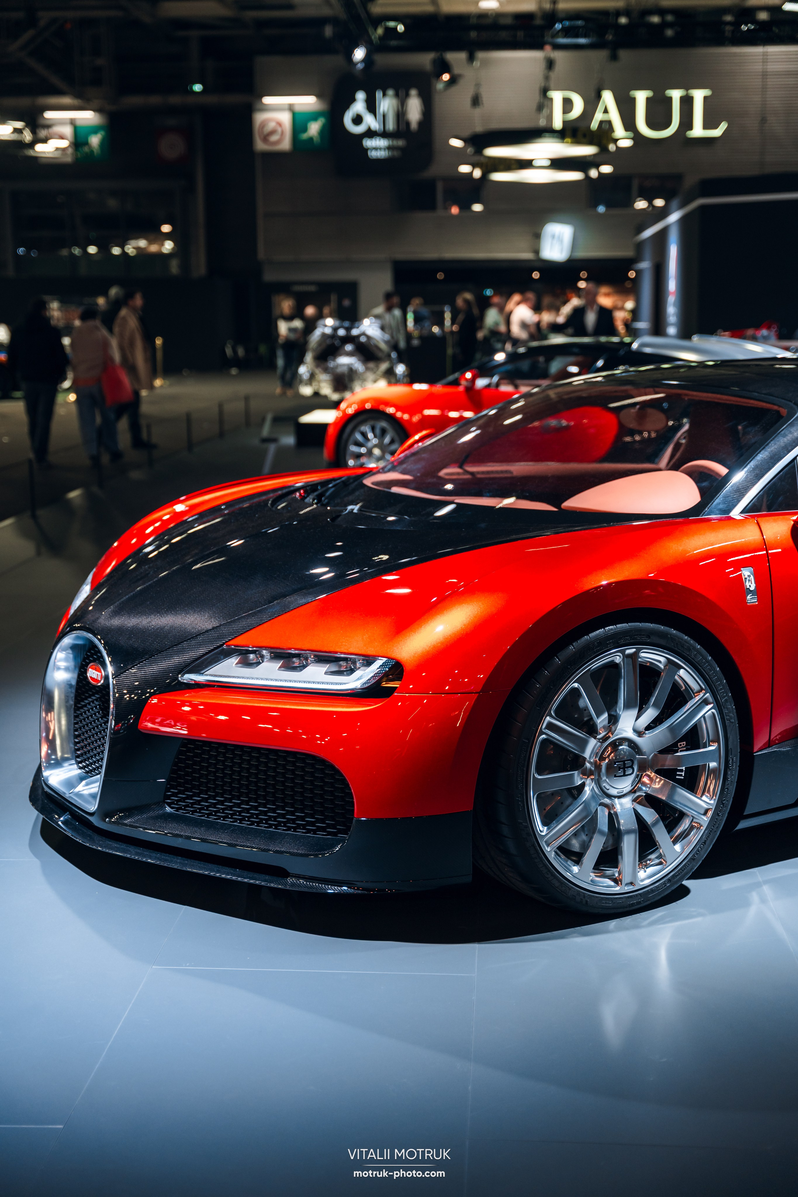 Retromobile 2026. Photographe de voitures à Paris — Vitalii Motruk