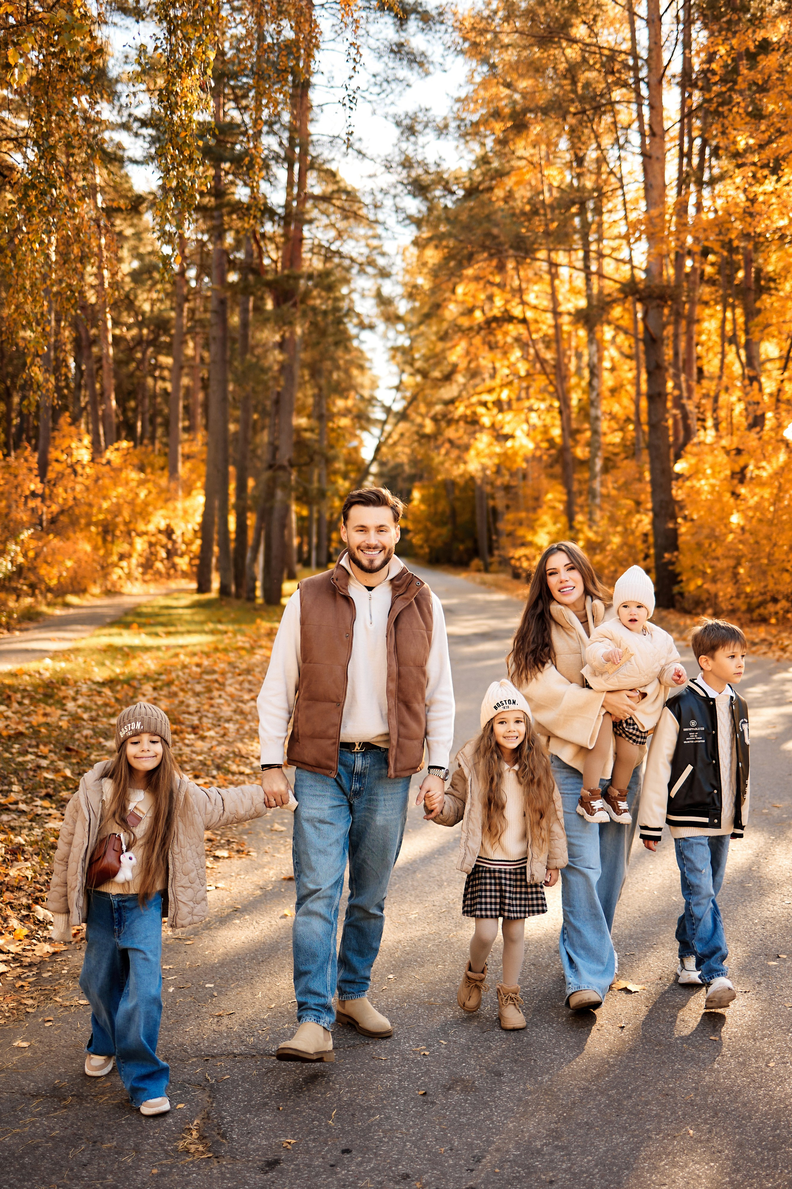 Family photo shoot for a millionaire blogger. Destination wedding and fashion photographer in Riga Igor Davidovich