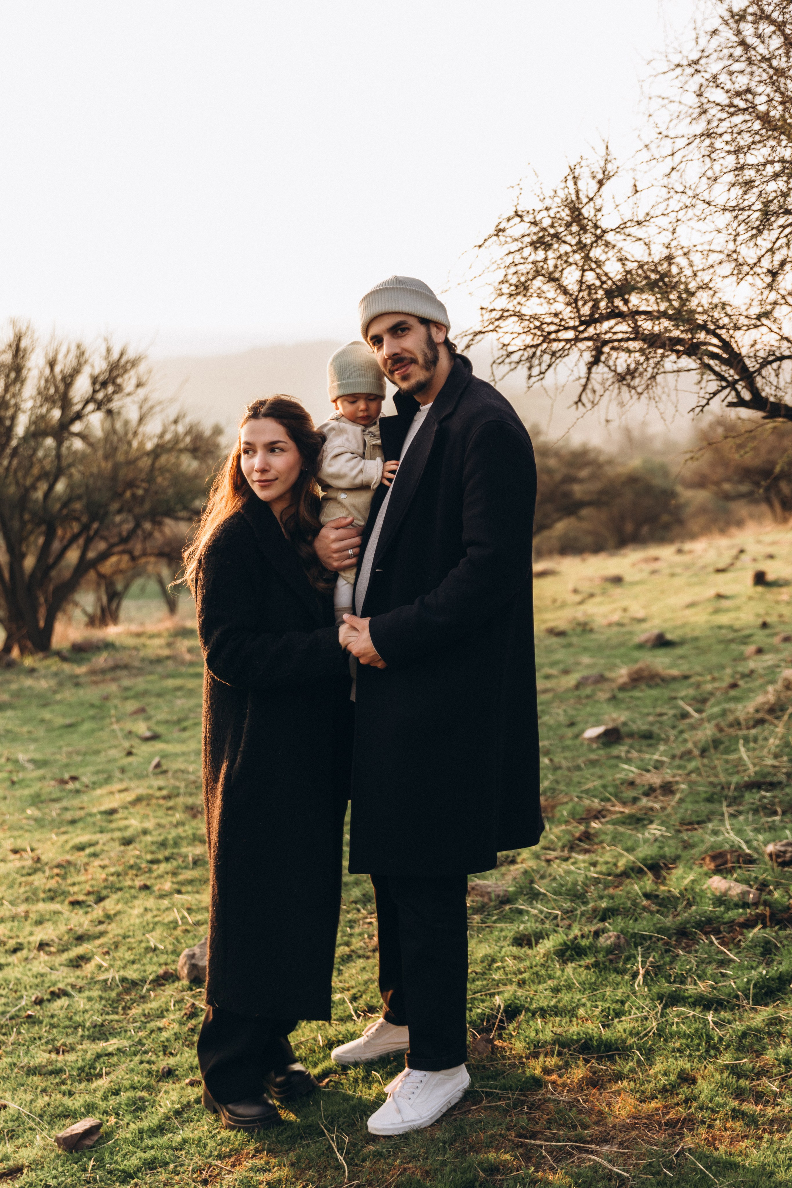 Sesión familiar con caballos en la montaña — Naturaleza y ternura. Photographer in Santiago, Chile Anna Almazova