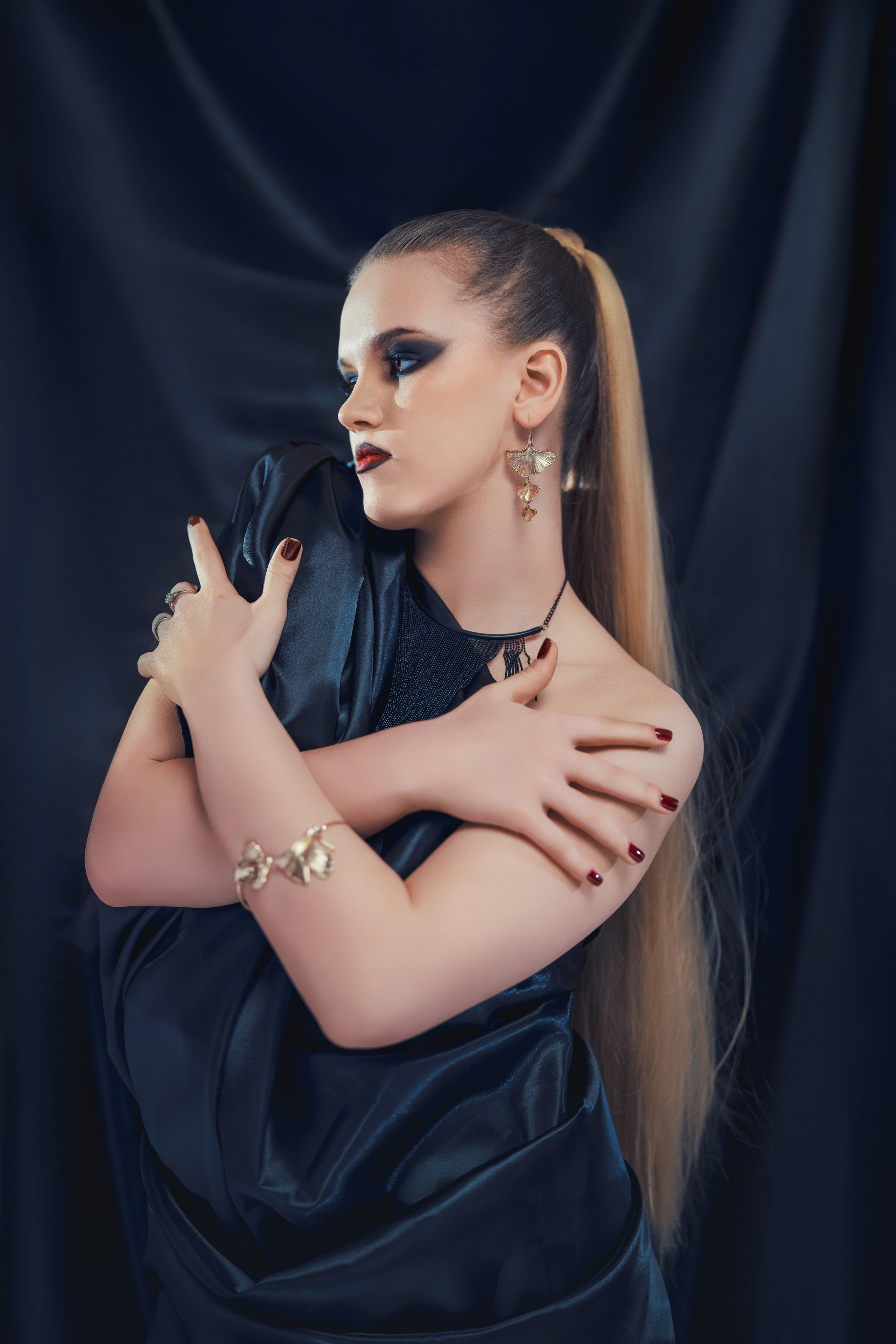 Flow Fabric. Nifty photography — коммерческий и портретный фотограф в Ташкенте. Студийная и выездная съёмка