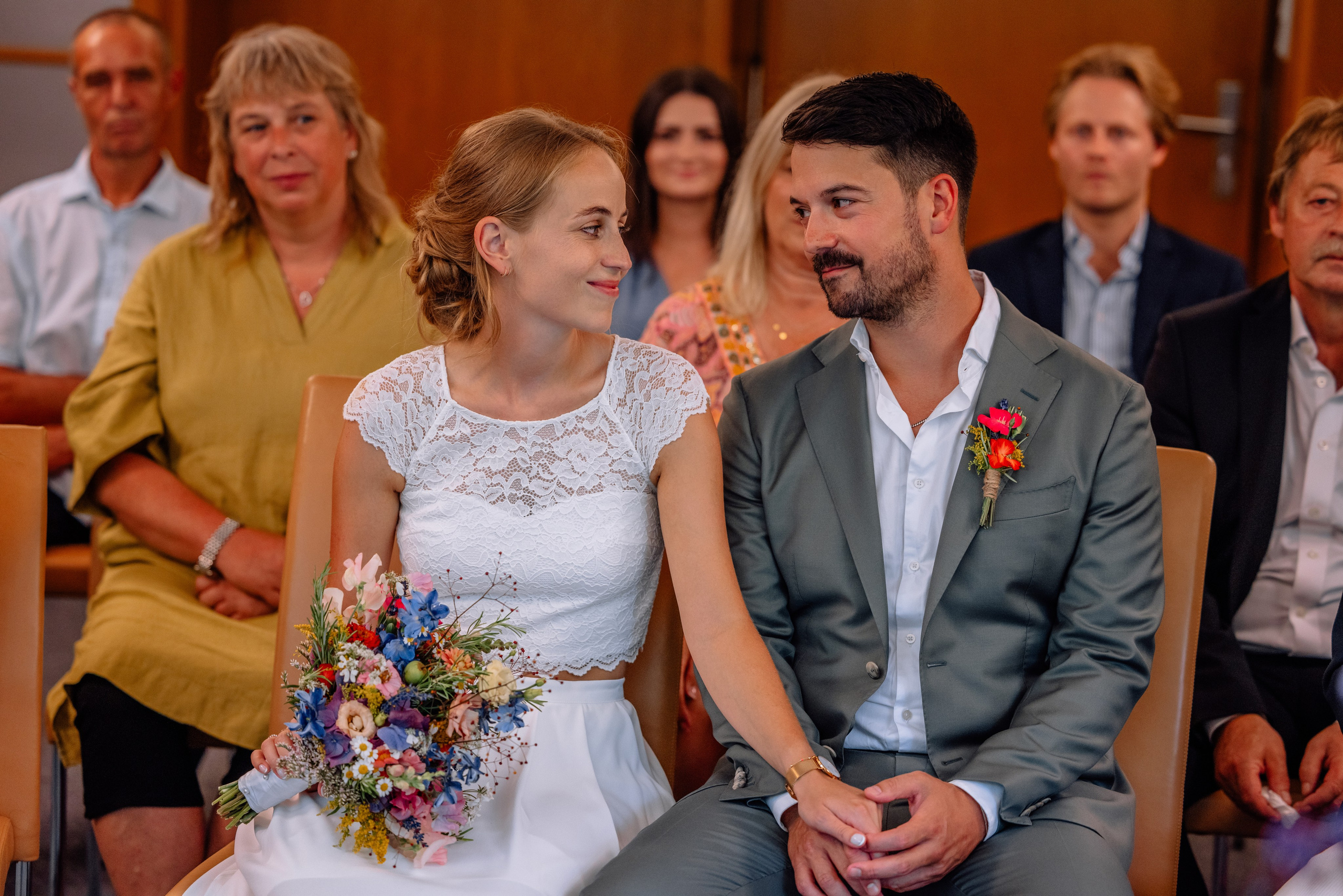 Sommerliche Hochzeitsfotos im Standesamt Mandlstraße & Schwabing. Hochzeitsfotograf München Taufe Familienfotograf Tanja Mauke