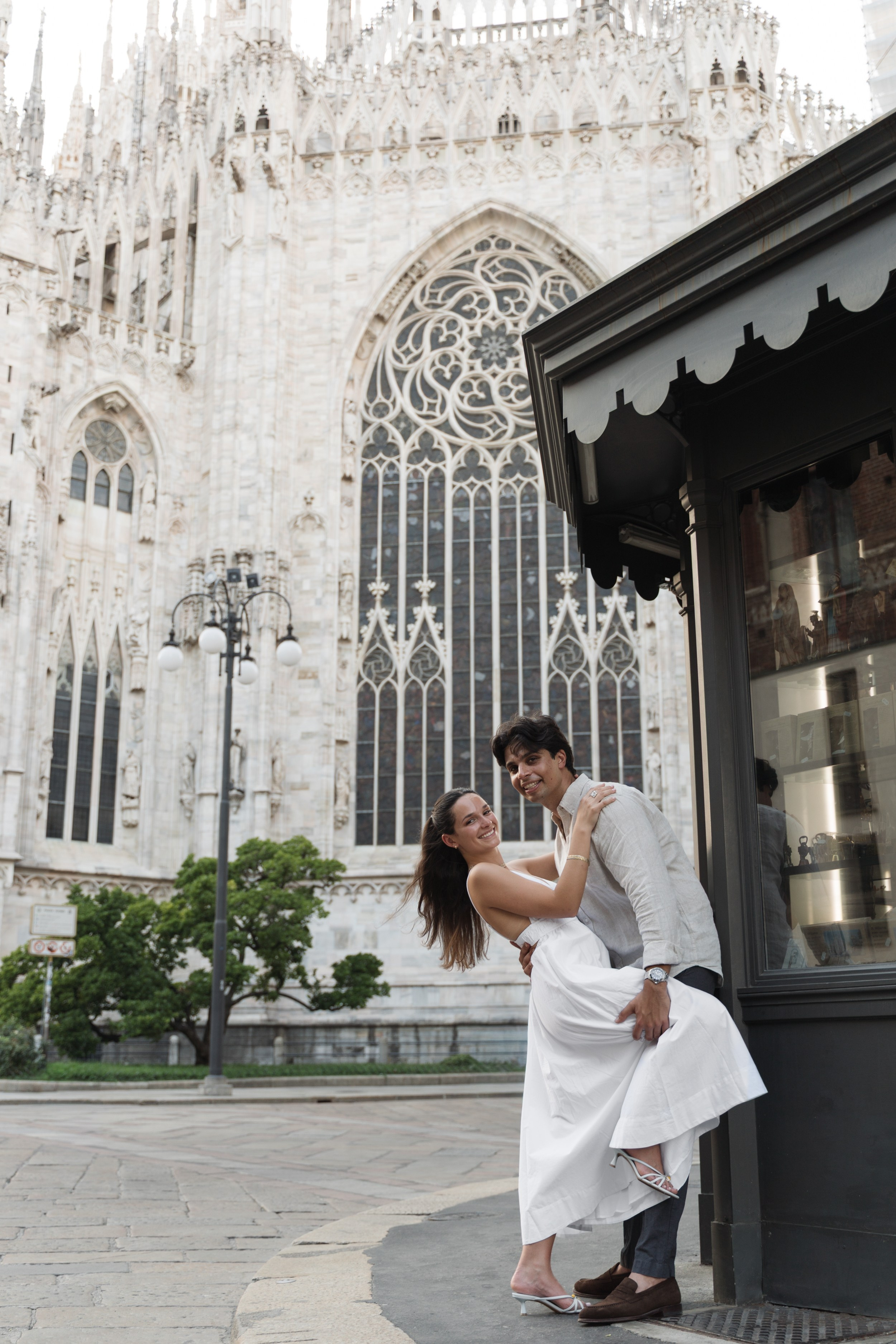 Secret Proposal in Milan. Lake Como Proposal Photographer | Surprise Proposals & Engagements