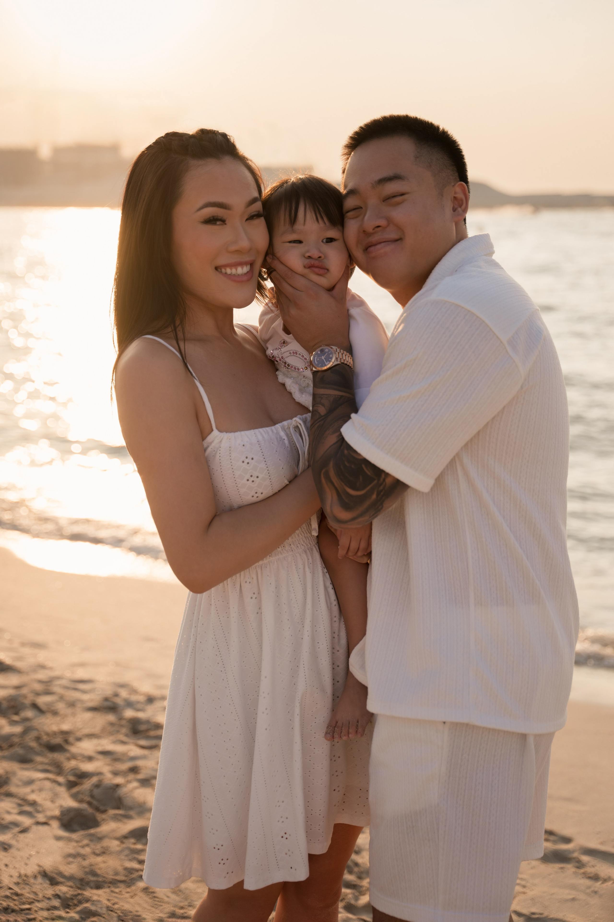 Sea breeze and giggles. Angela Iakovleva — Family Photographer in Dubai