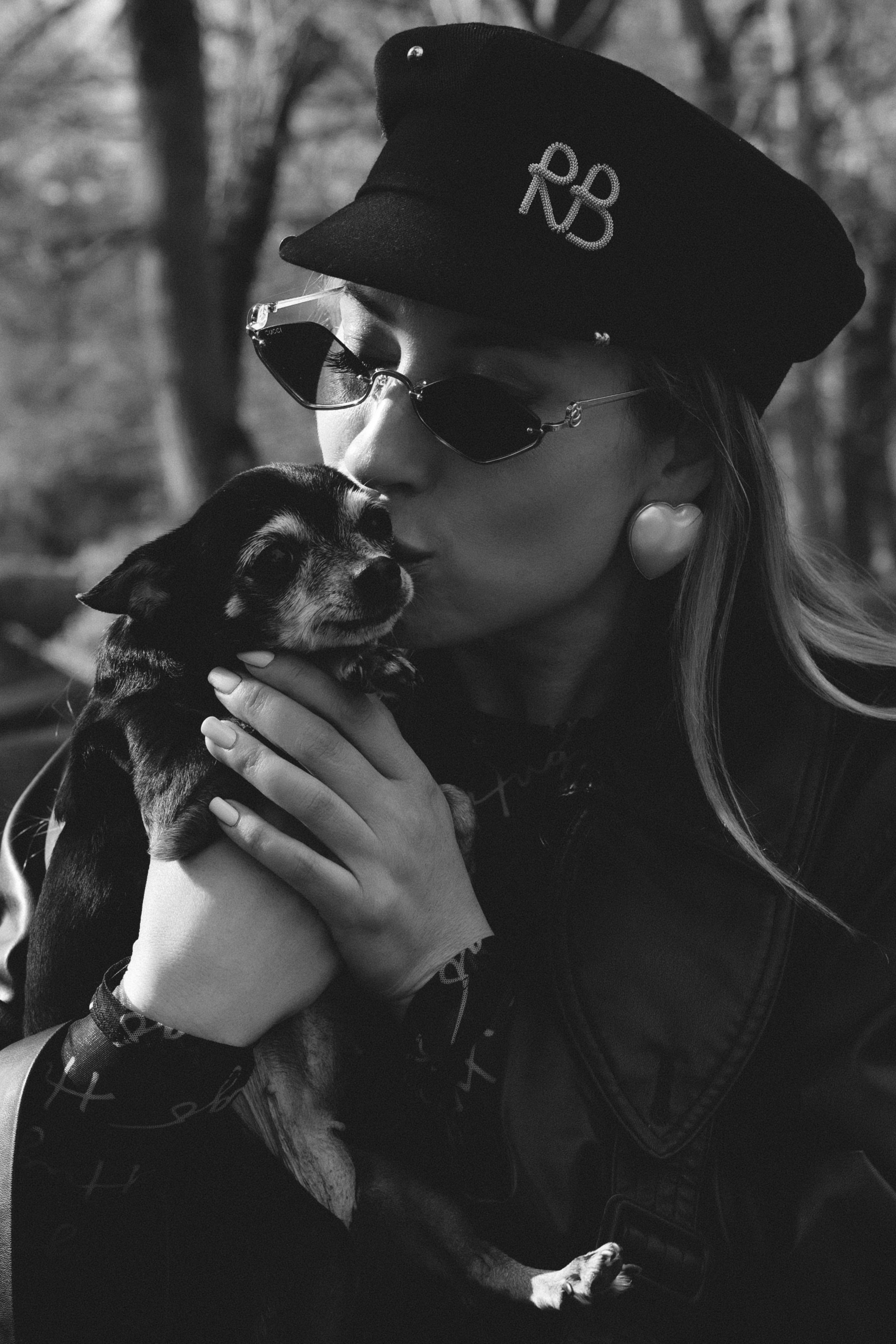 Street Portrait in Leipzig. Woman in black Leather Coat. Stylish. Charismatic Photography by Kristina Kozheltsova. Kristina Kozheltsova- Soulful Portrait&Lifestyle&Love Story Photographer in Leipzig, Germany