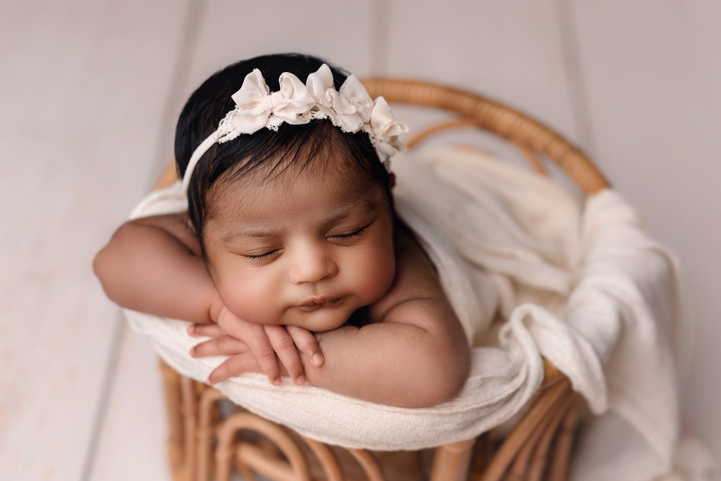 Newborn Fotoshooting in Düsseldorf | NRW – Professionelle Baby Fotoshootings bei Ihnen zu Hause