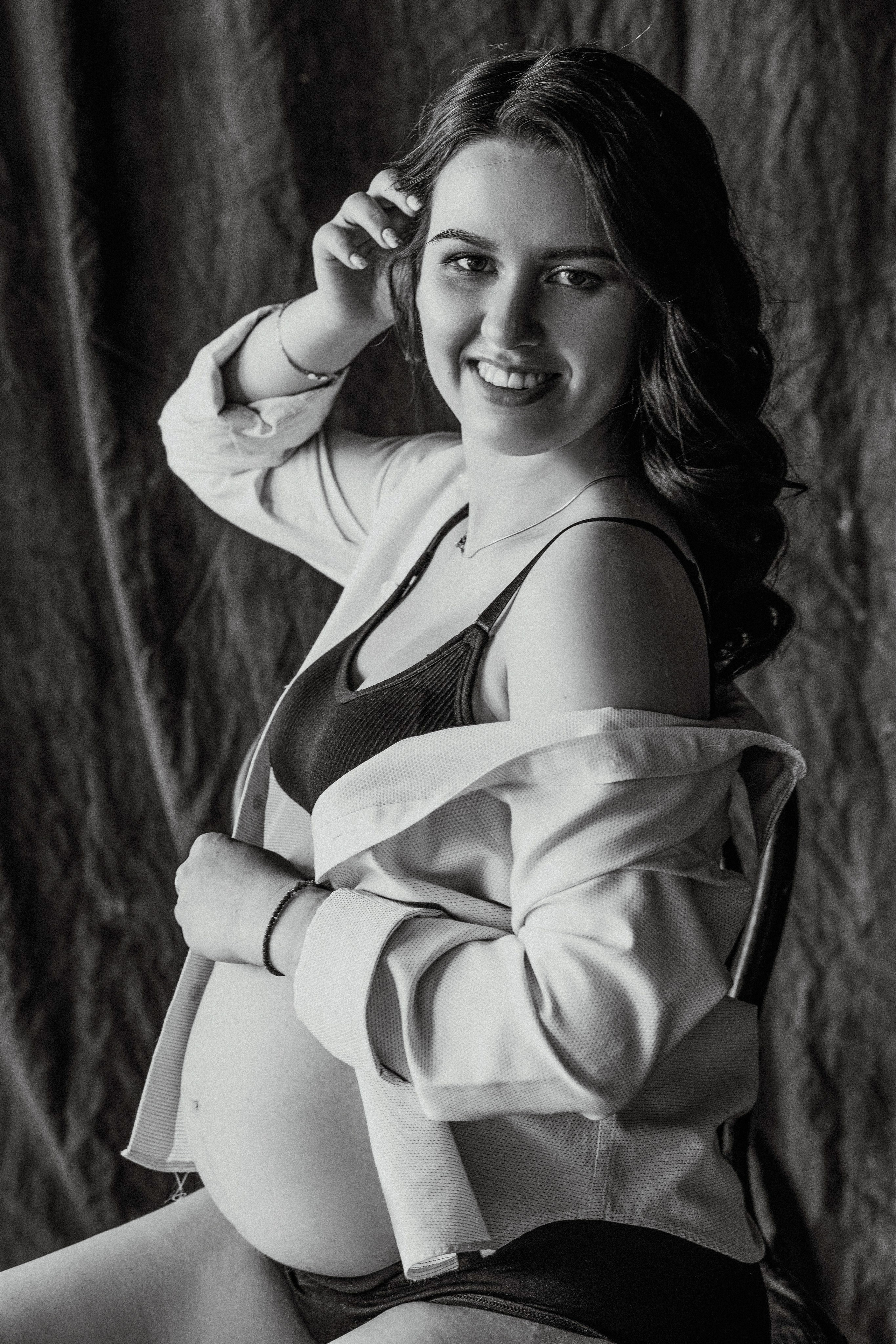 Luxury Studio Maternity Photography | Philadelphia, PA | Alisa Tant