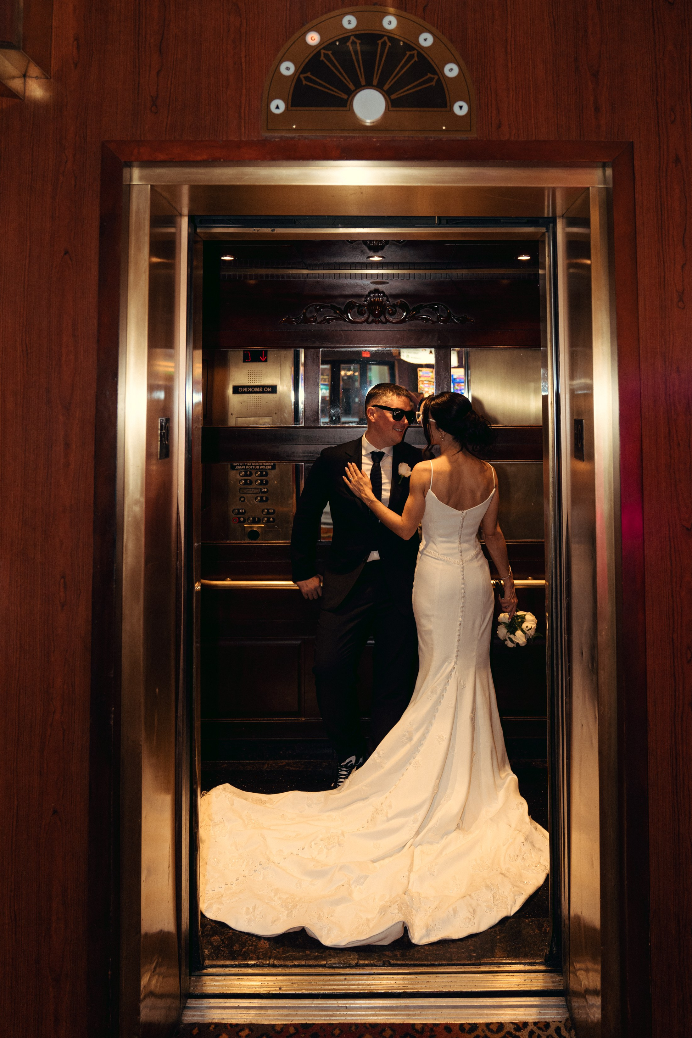 Lara&Dan. Wedding & elopement photographer Viktoriya Kravtsov. Las Vegas
