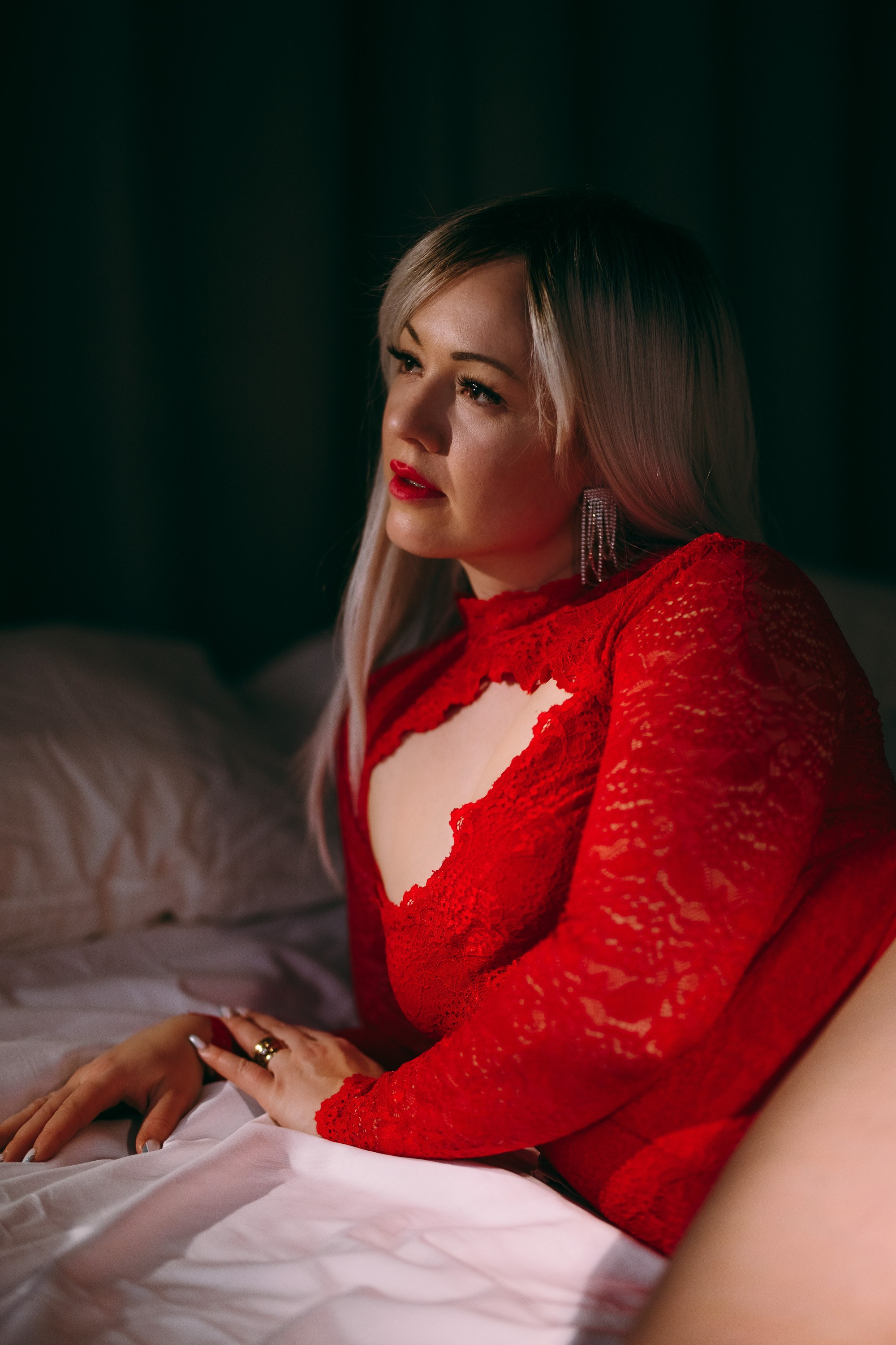 Boudoir session in studio. Valokuvaaja Lahti, Helsinki Elena Salonen