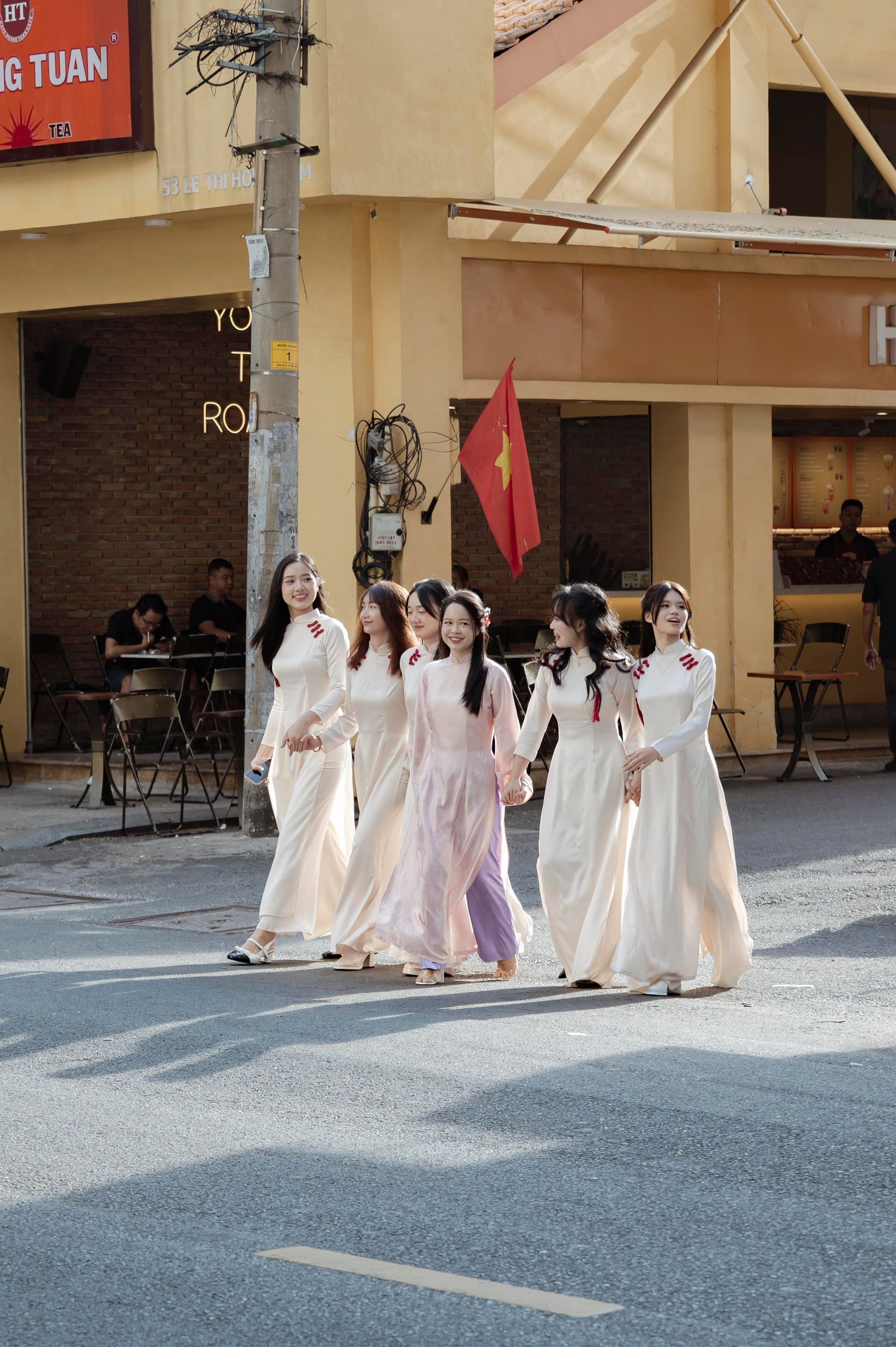 DUC & CHAU. WEDDING PHOTOGRAPHER IN VIETNAM