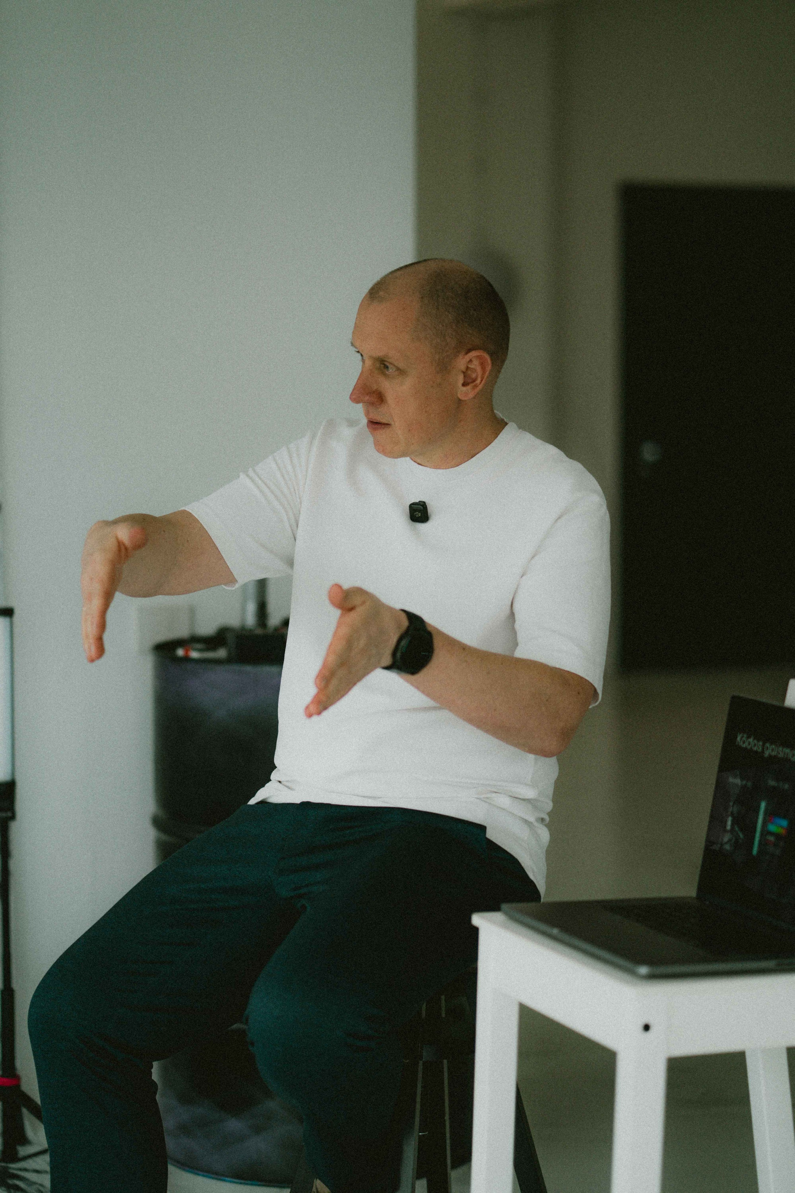 Jaunumi par filmēšanu, video montāžu un tehniku - iPhone Video School. Video filmēšana un veidošana ar telefonu, filmēšanas kursi