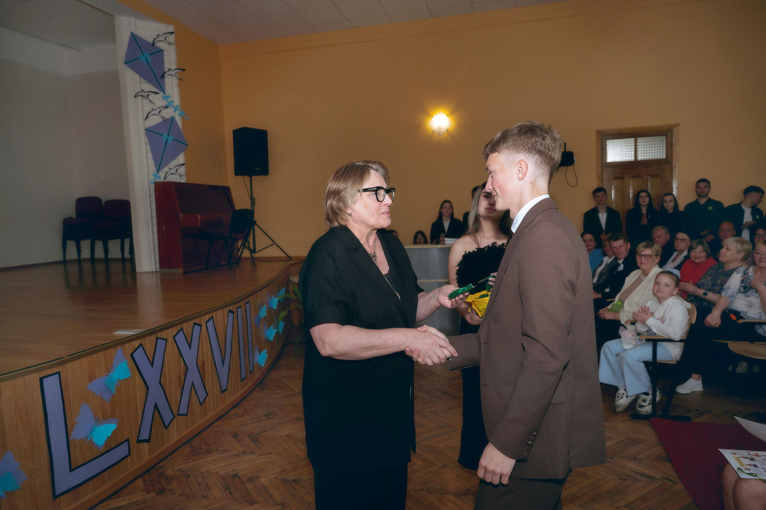 Paskutinis skambutis Joniškėlyje. Vestuvių fotografė Santa Jonuškė | Šiaulių apskritis, Panevėžio apskritis ir visa Lietuva