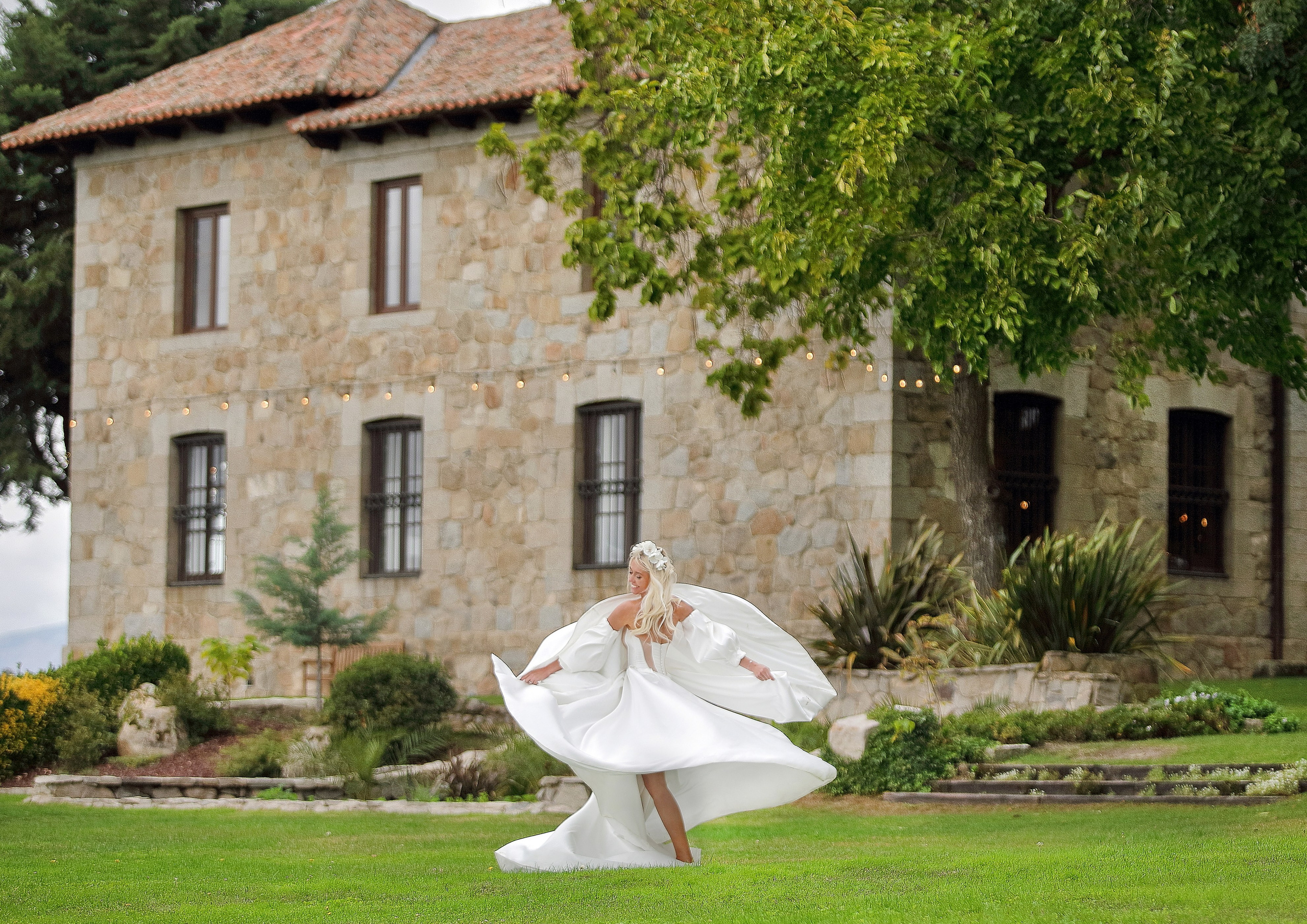 Madrid. Finca El Gasco. Luxury wedding, portrait, family photographer over Europe