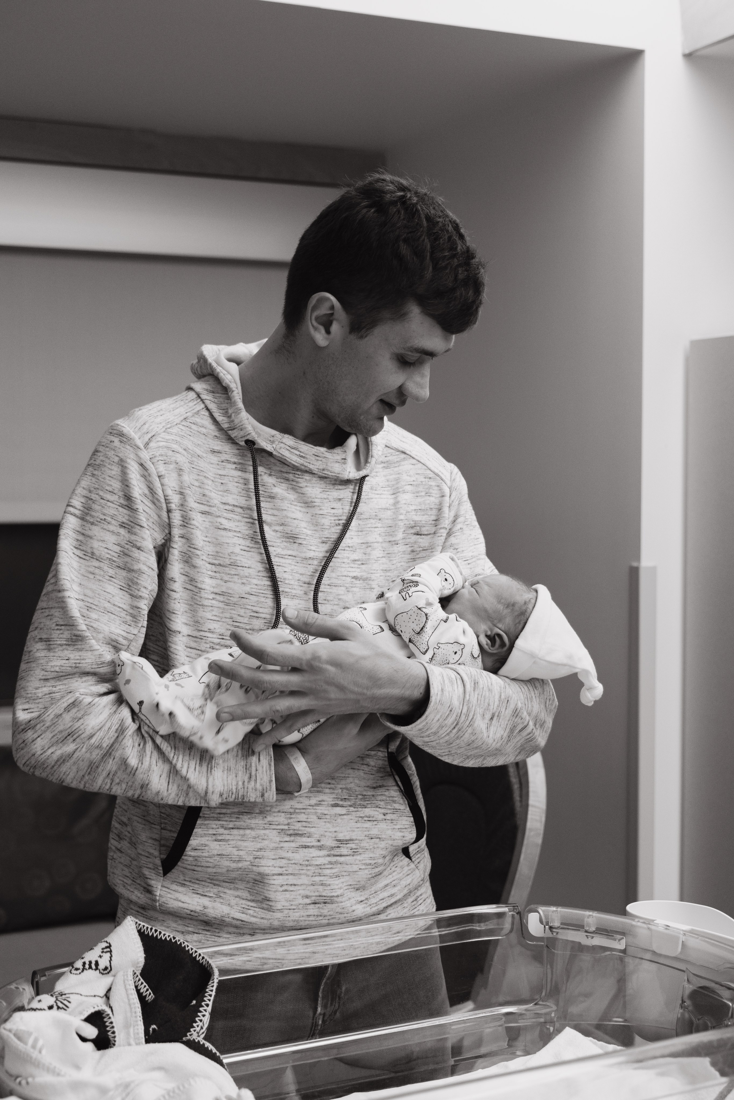 Childbirth. Eikanmedia | Photographer and videographer capturing weddings, families, engagements, pregnancy & newborns | Vancouver, WA | USA