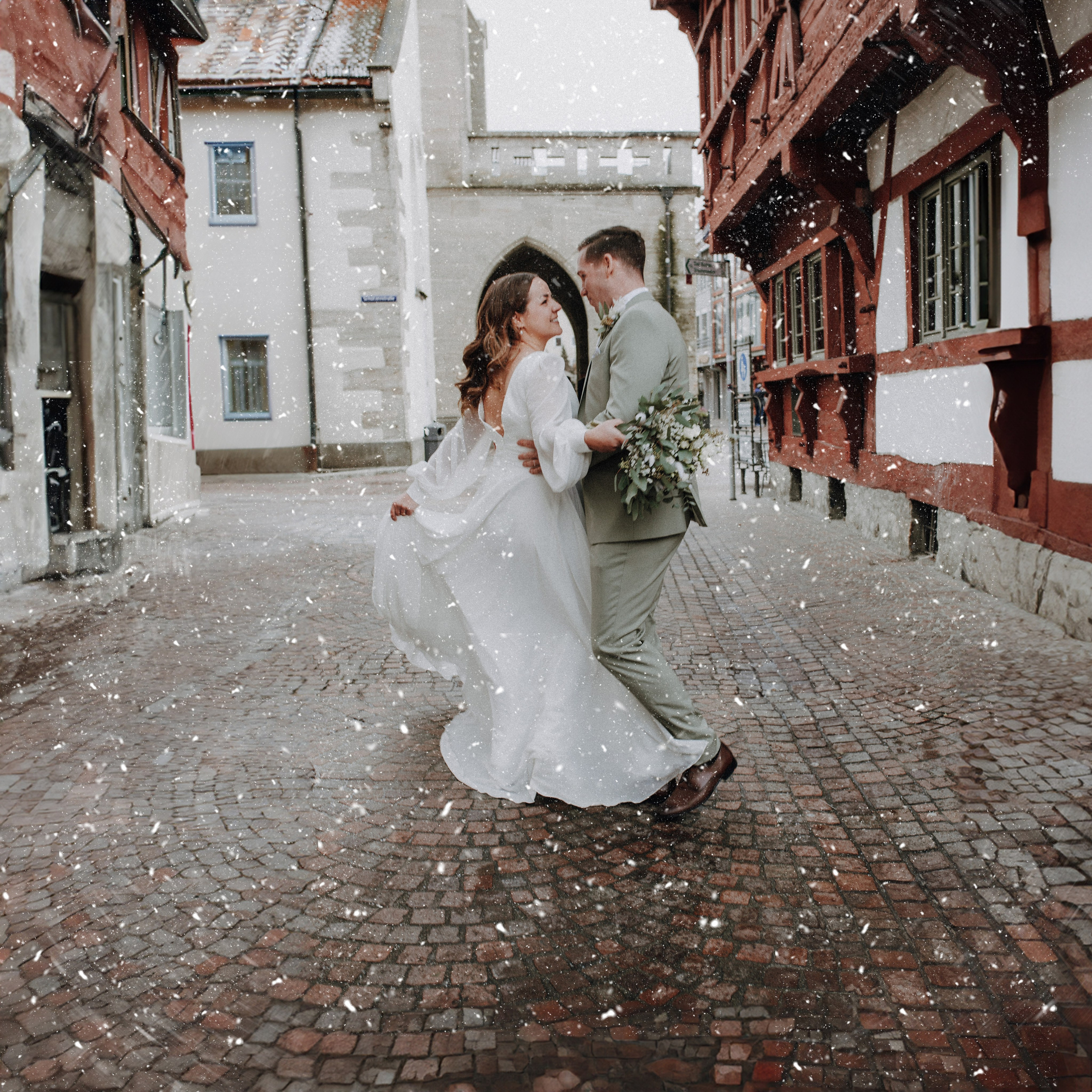 Joelle & Marius. GoldenHourStory