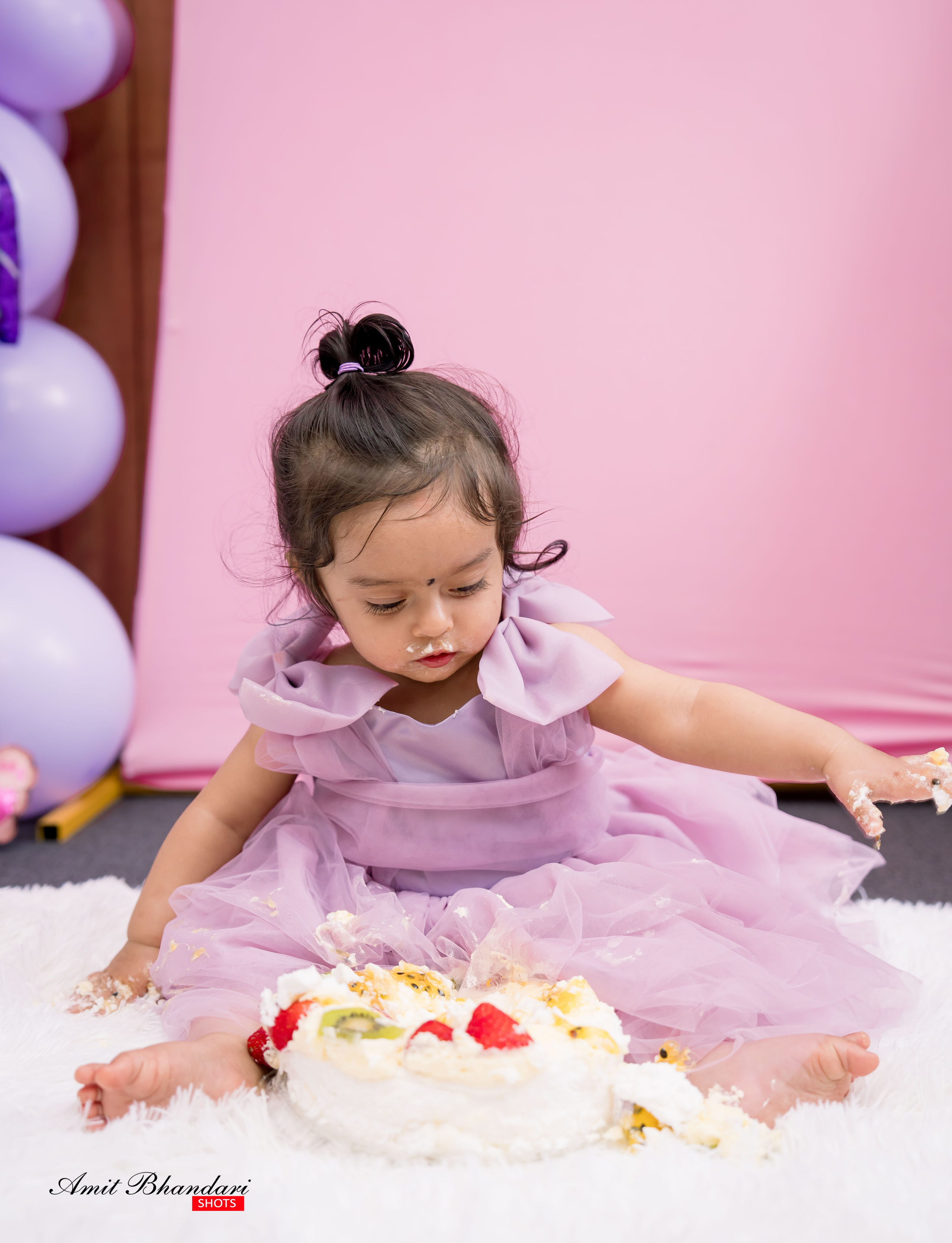 Yuhana’s Cake Smash Session. Freelance Photographer in Newcastle & Central Coast