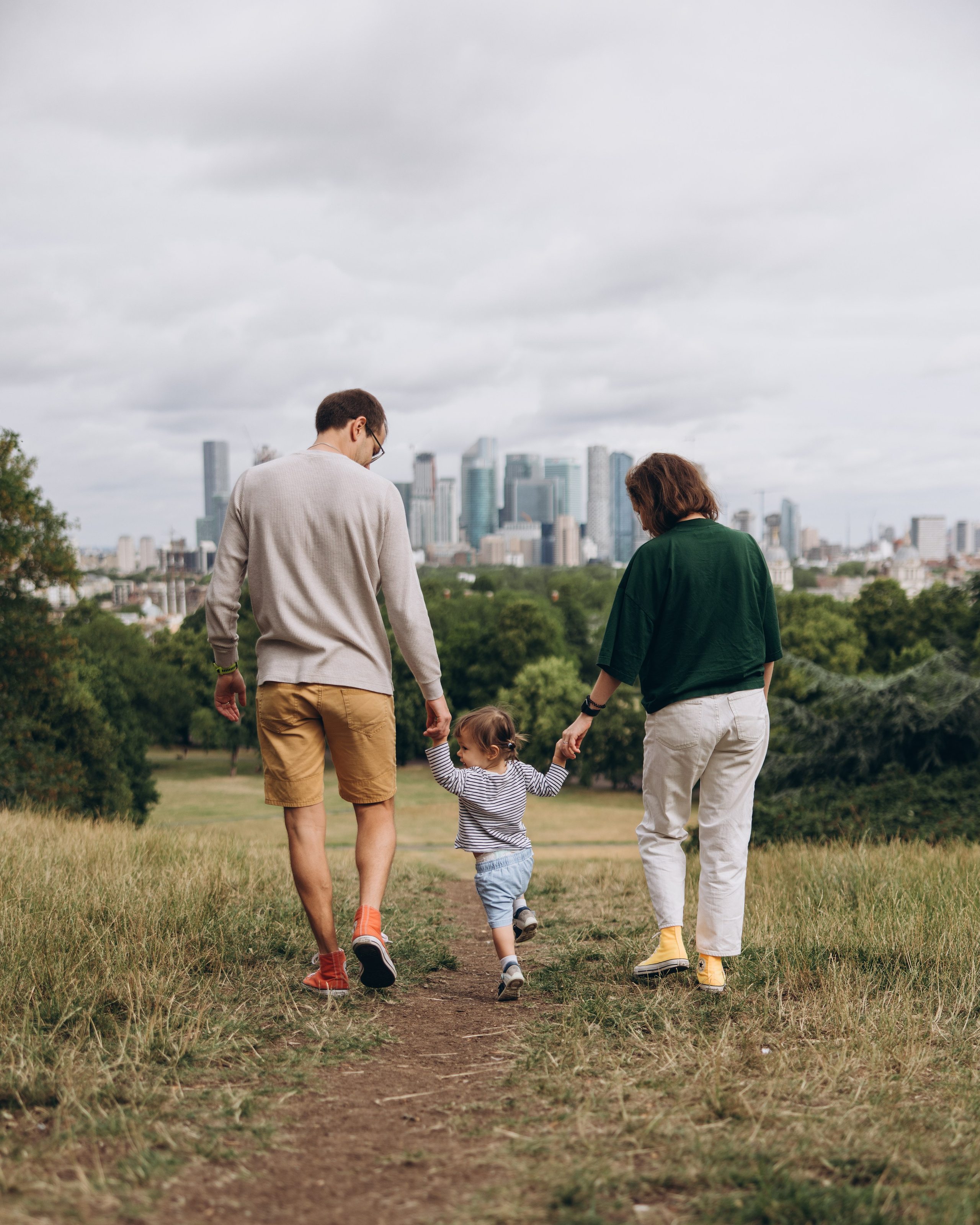 Milena with parents (Greenwich Park). Anastasia Klink, Photographer in London