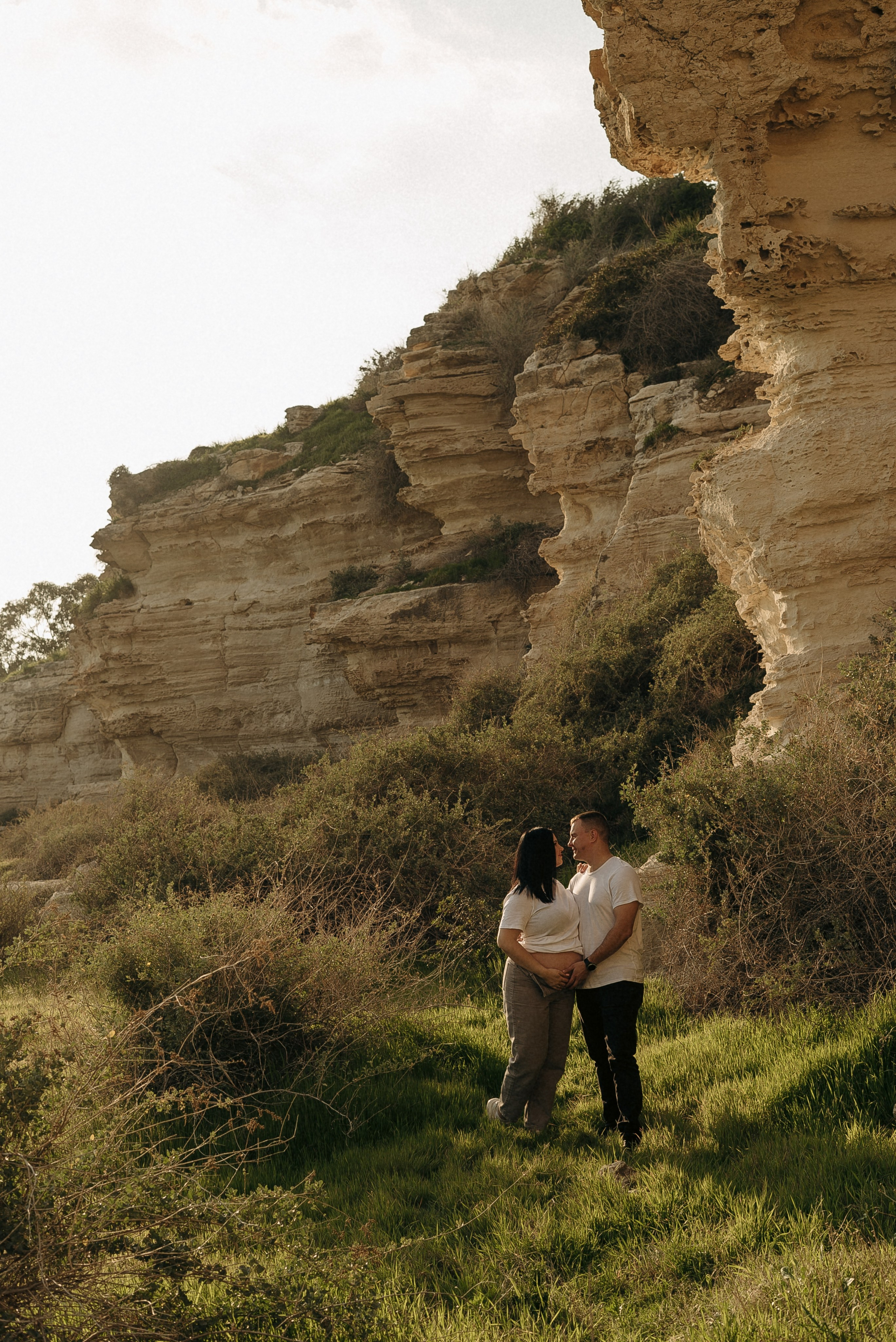 Фотосессия беременности на закате у Камня Афродиты | Maternity photoshoot at Aphrodite’s Rock. Портретный и семейный фотограф в Лимассоле Кипр Анна Руссу