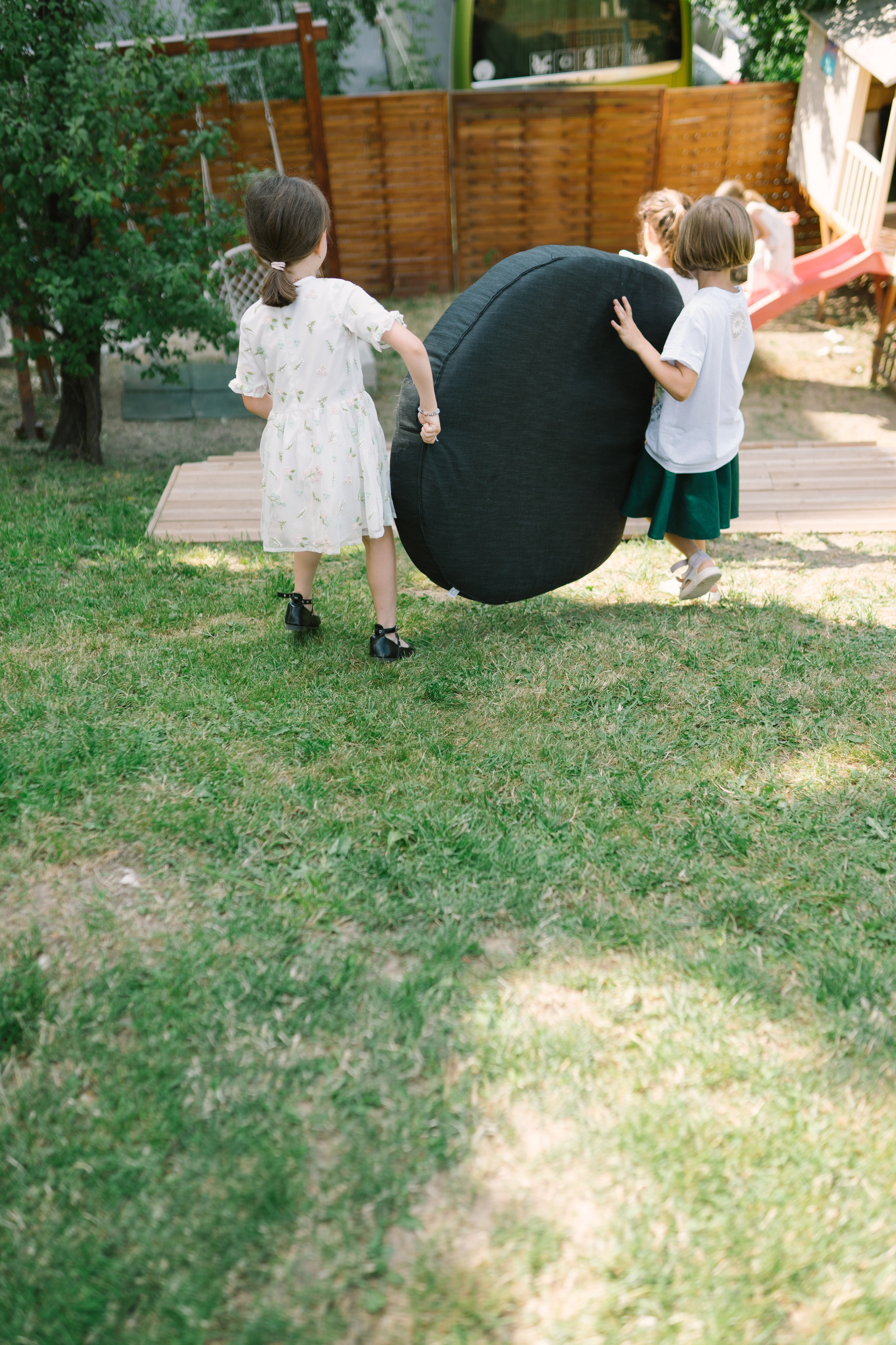 Fotografie de Eveniment Brașov: Povești Vizuale | Mădălina Beda. Madalina Beda- Artist vizual, fotograf, doula la nastere, consultant babywearing Brasov si in toata tara