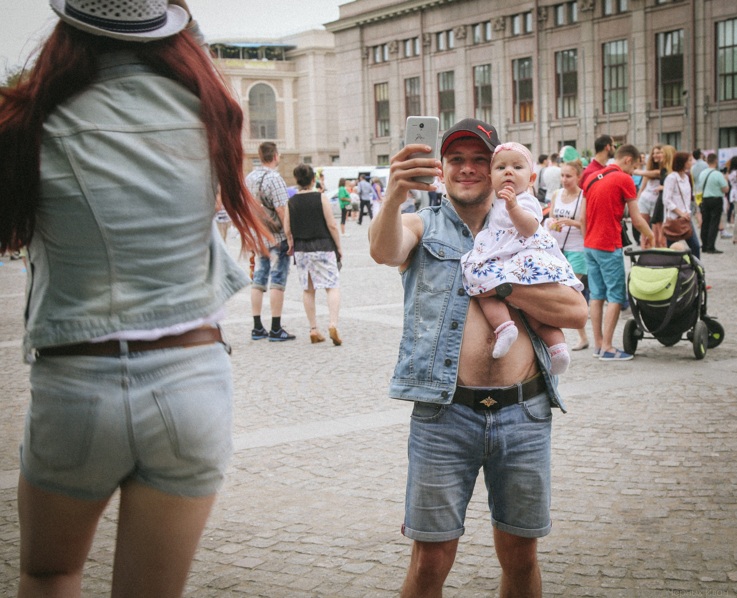 2016. Стрит-фотография, полная абсурда, идиотизма и красоты