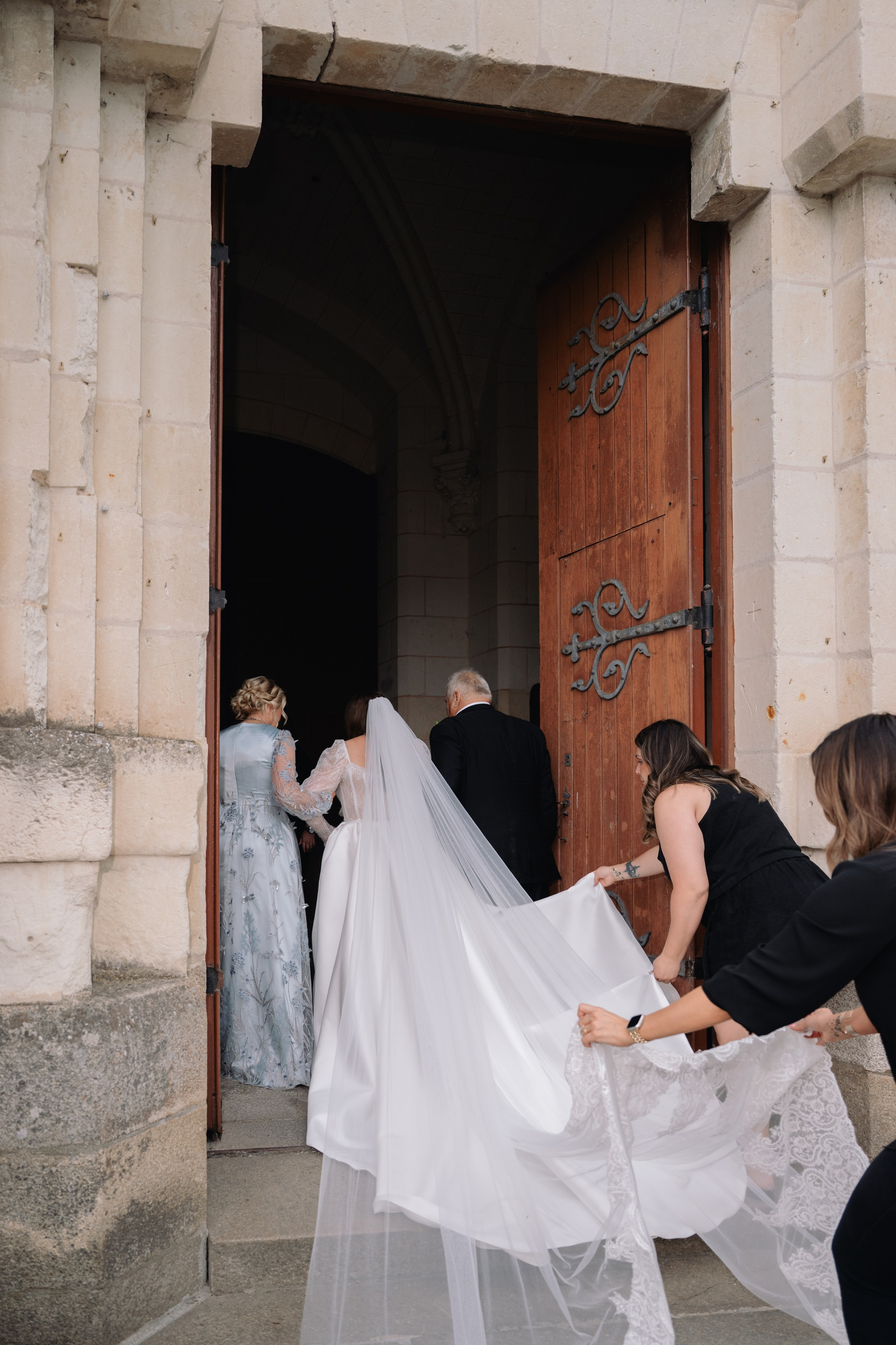Luxury Château Wedding in France | Anna & Jon at Chateau Challain