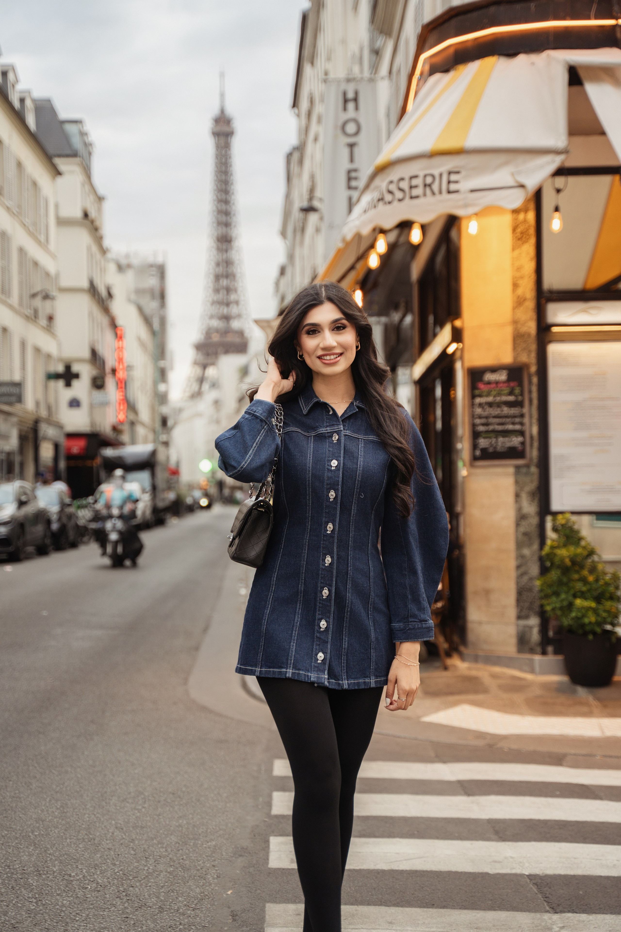 Naila (4 hours). Photographer in Paris|Solo and groups, portraits & content, couples photo-shoot in Paris at the best locations