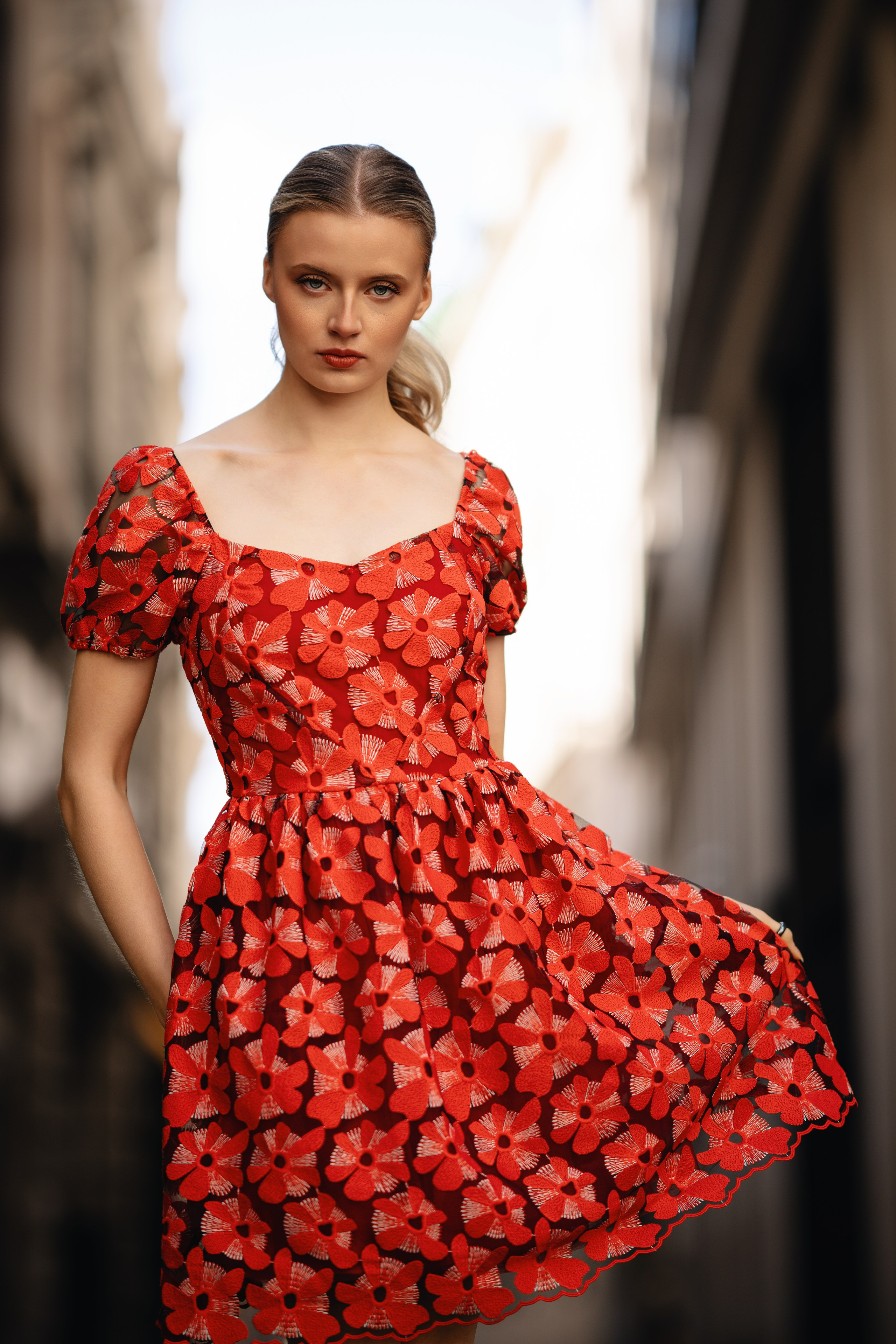 Modern Portrait Photography in London – A contemporary portrait session in London, focusing on modern styling and dynamic compositions.