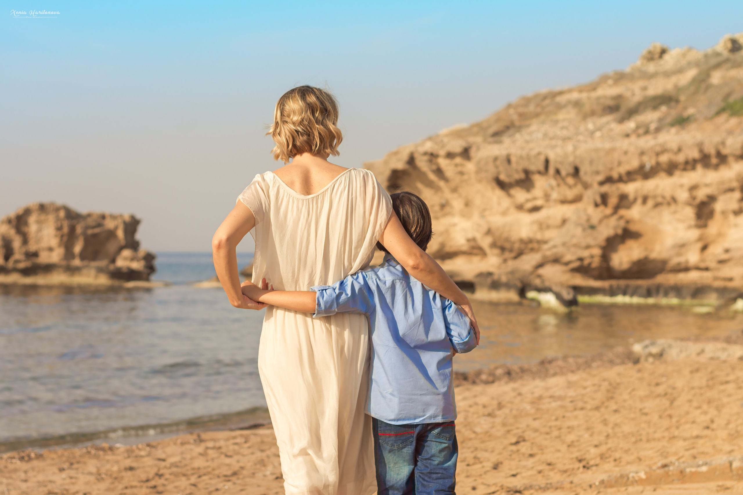 Family photography on the beach. Professional portrait photographer in Los Angeles | Axenia Haritonova