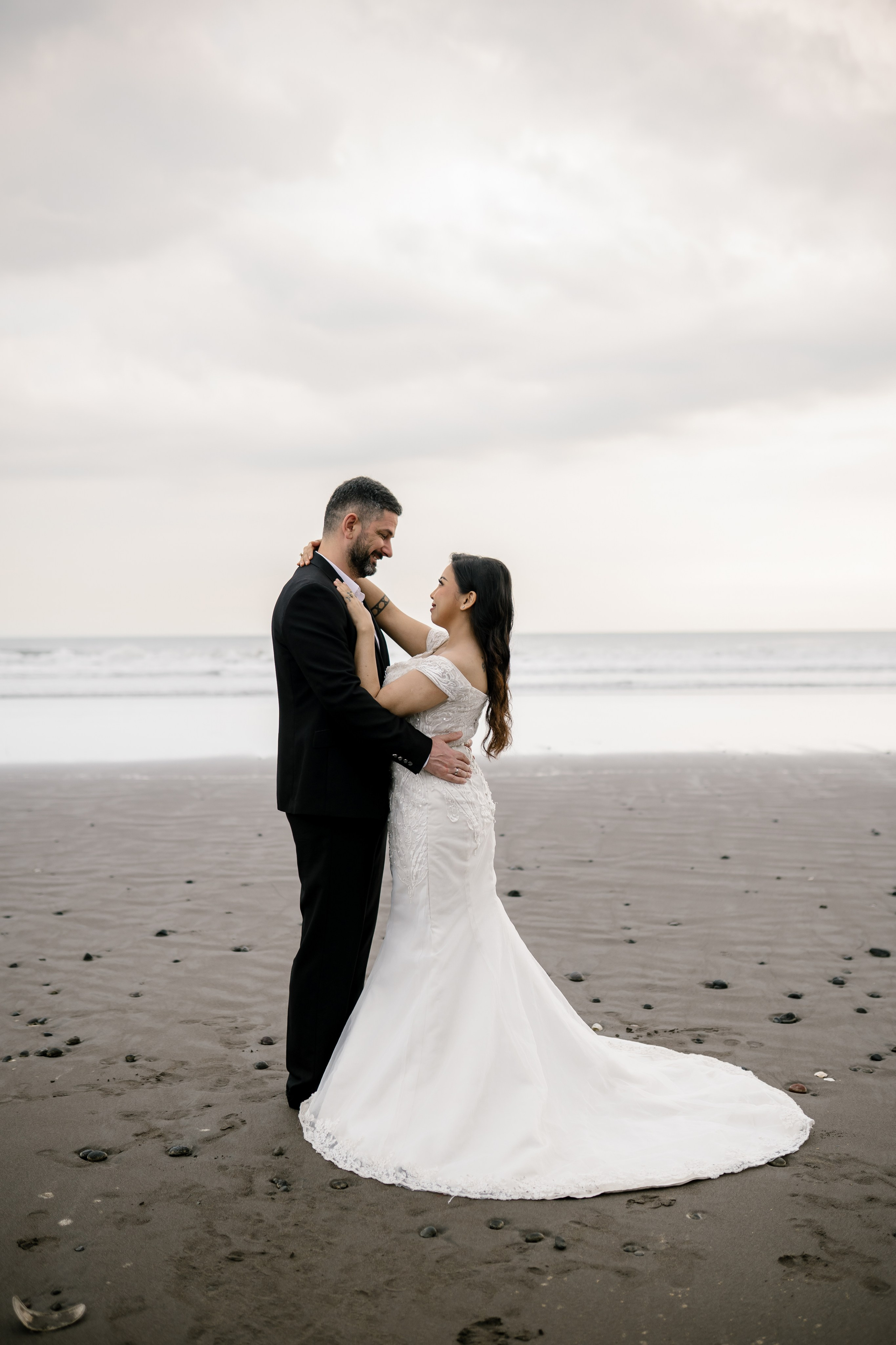 Honeymoon Photoshoot in Bali. Female Photographer in Bali