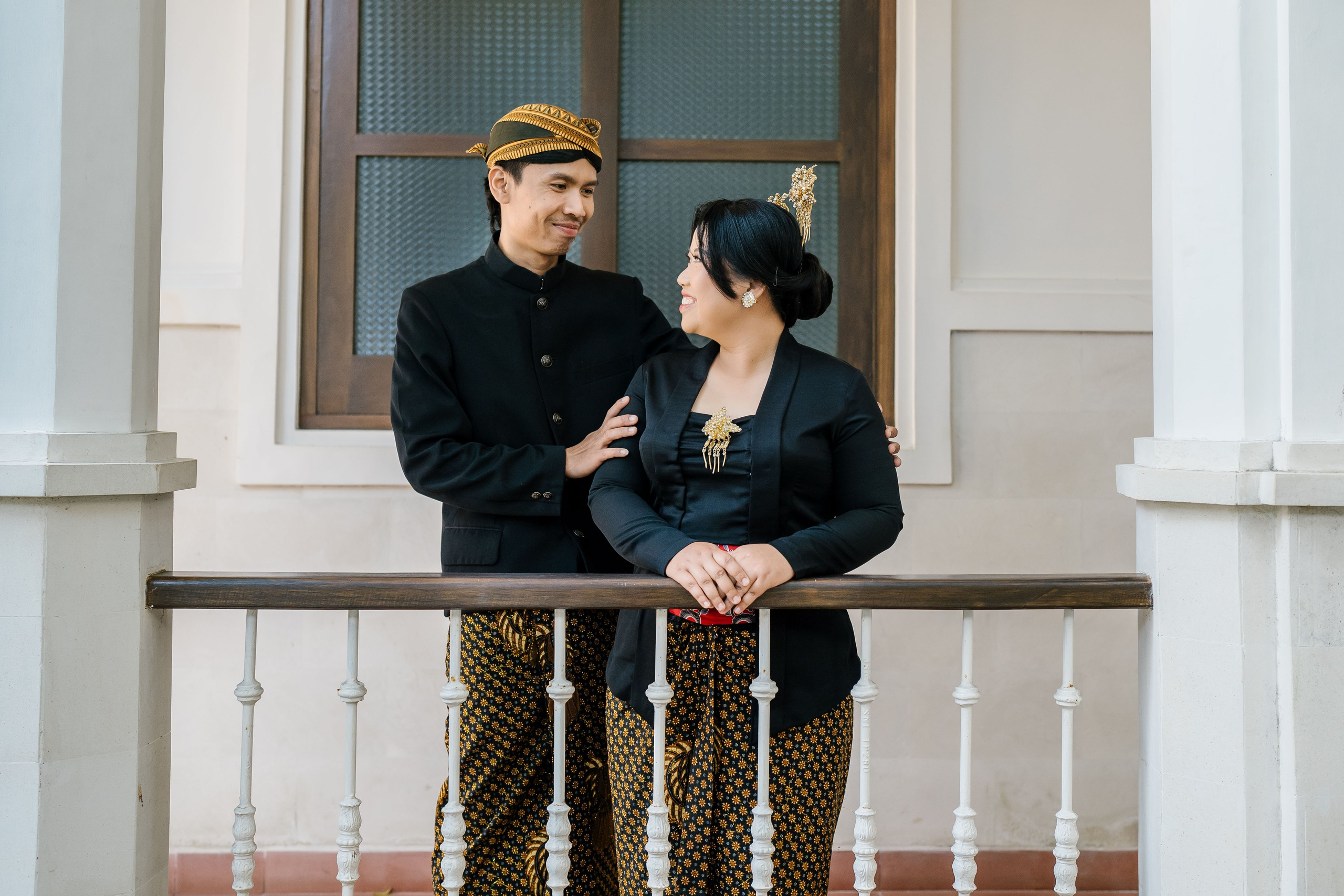 Prewedding Photo Shoot with Javanese style. Female Photographer in Bali