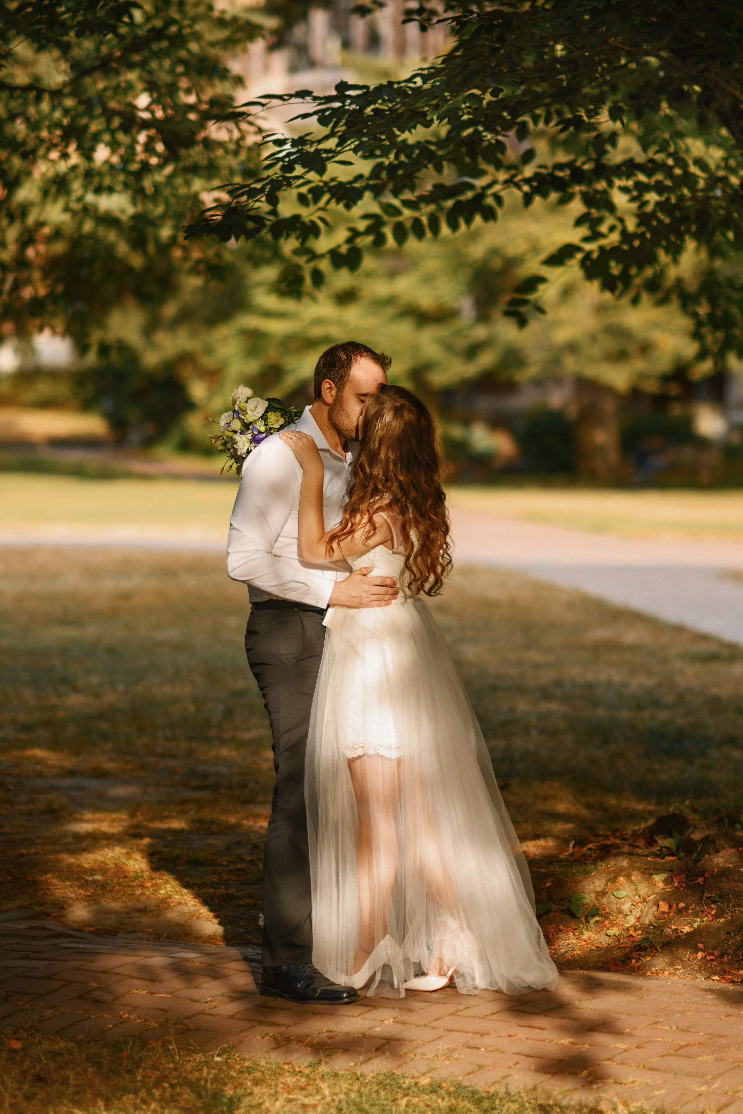 Diana & Ilaja. Wedding & portrait photography in the Seattle Area. Helen Michelle photographer