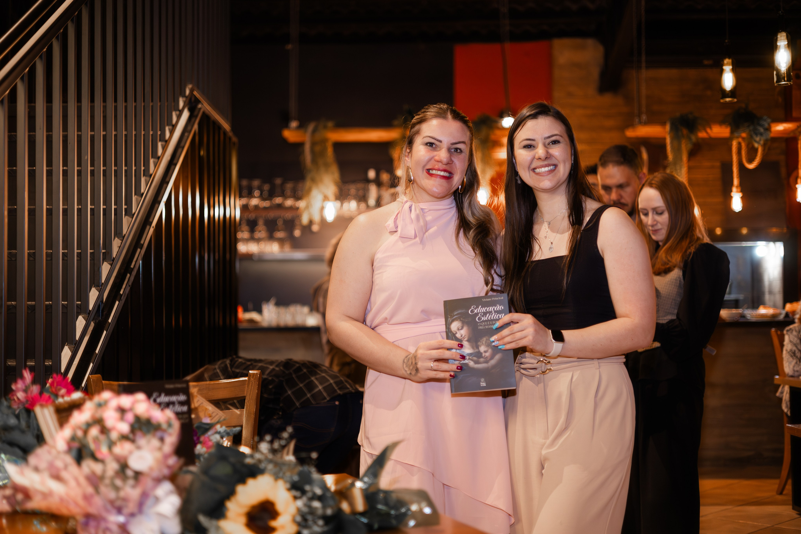 Lançamento de Livro Vivi Princival