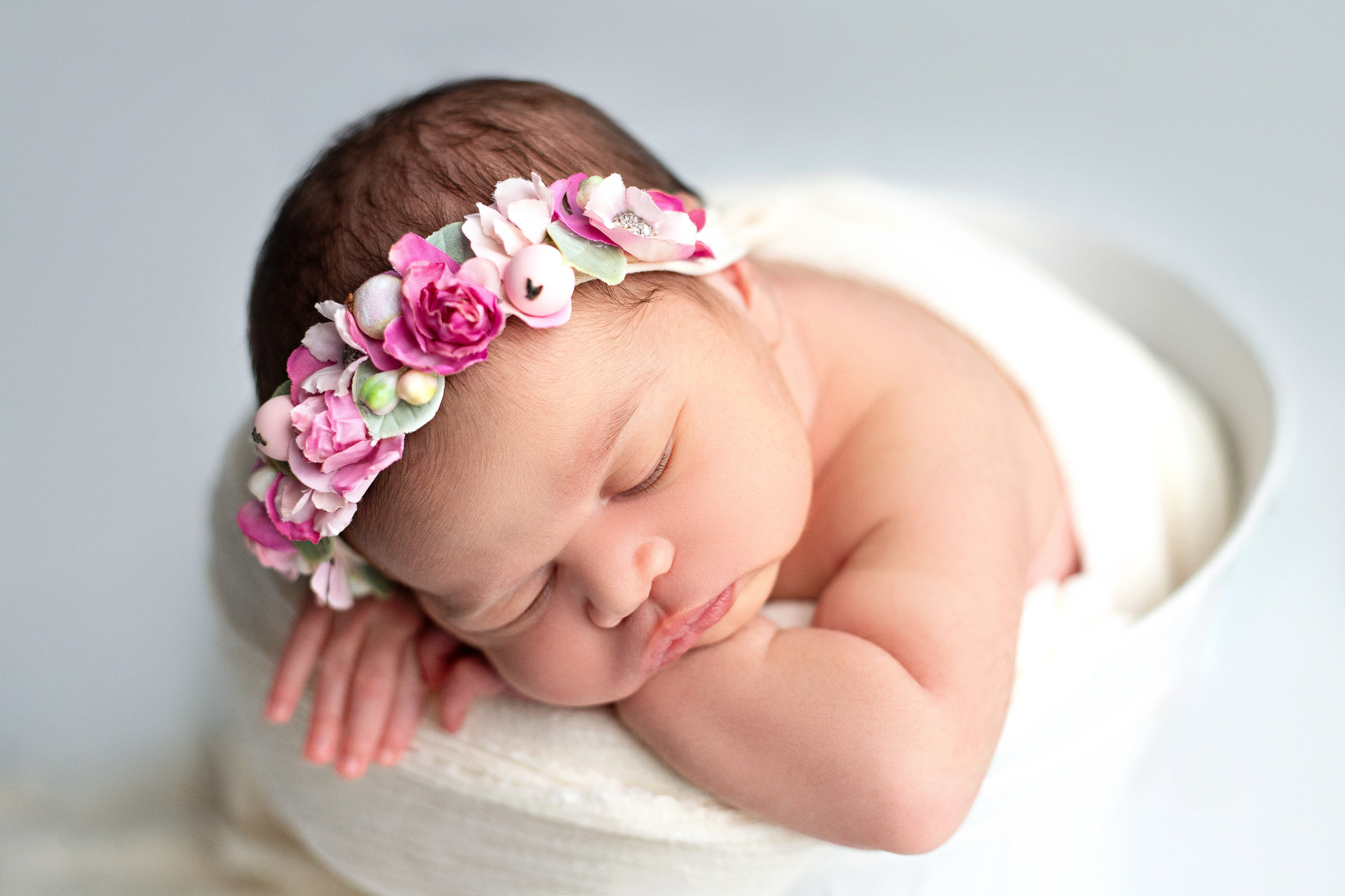 Newborn Classic. Mary Newborn Photo