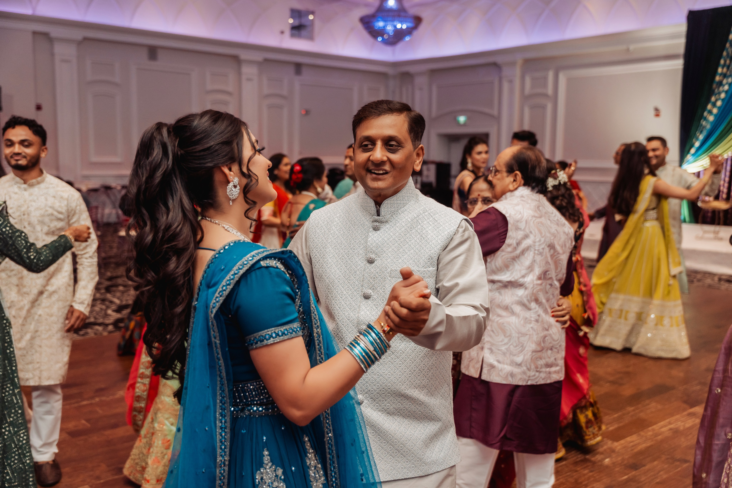 Darshil & Shailja. Wedding Photographer & Cinematographer studios