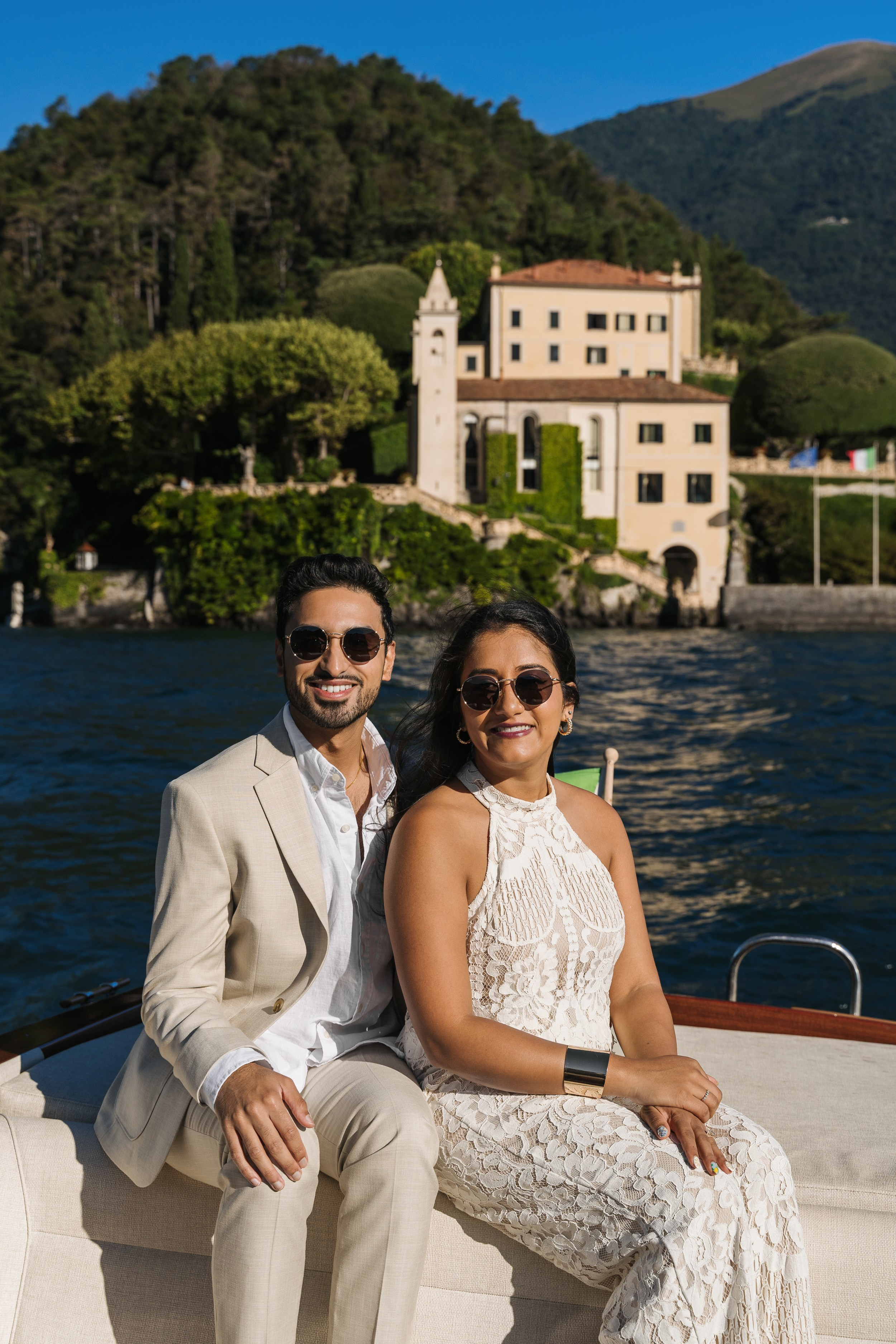 Boat Tour Anniversary in Lake Como. Proposal Photographer in Lake Como