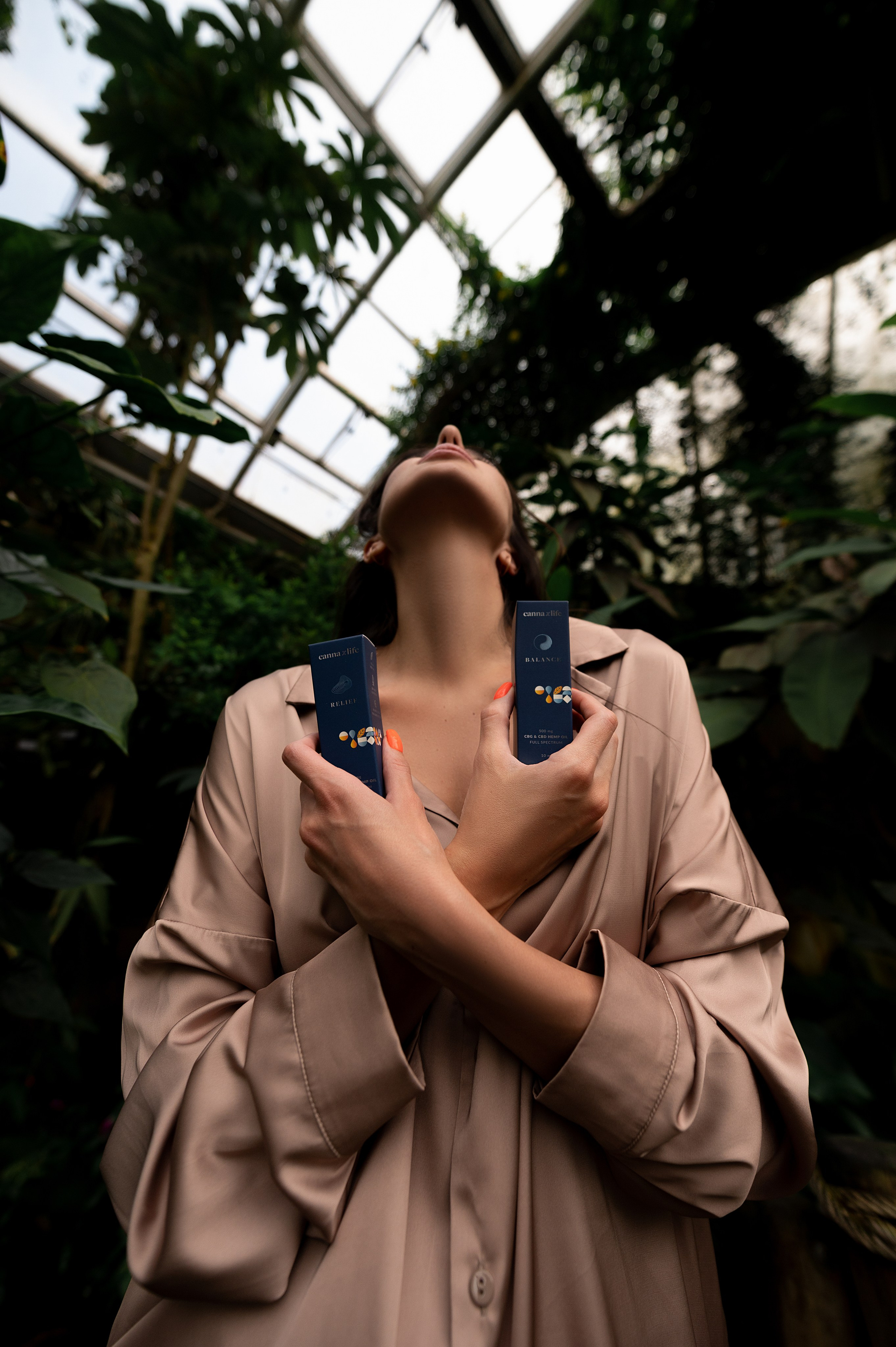 CannaXlife CBD products. ANNA-MARIA PHOTO CONTENT CREATOR — фотограф, эстет, художник и визуальный эксперт в Instagram, работающий в Праге