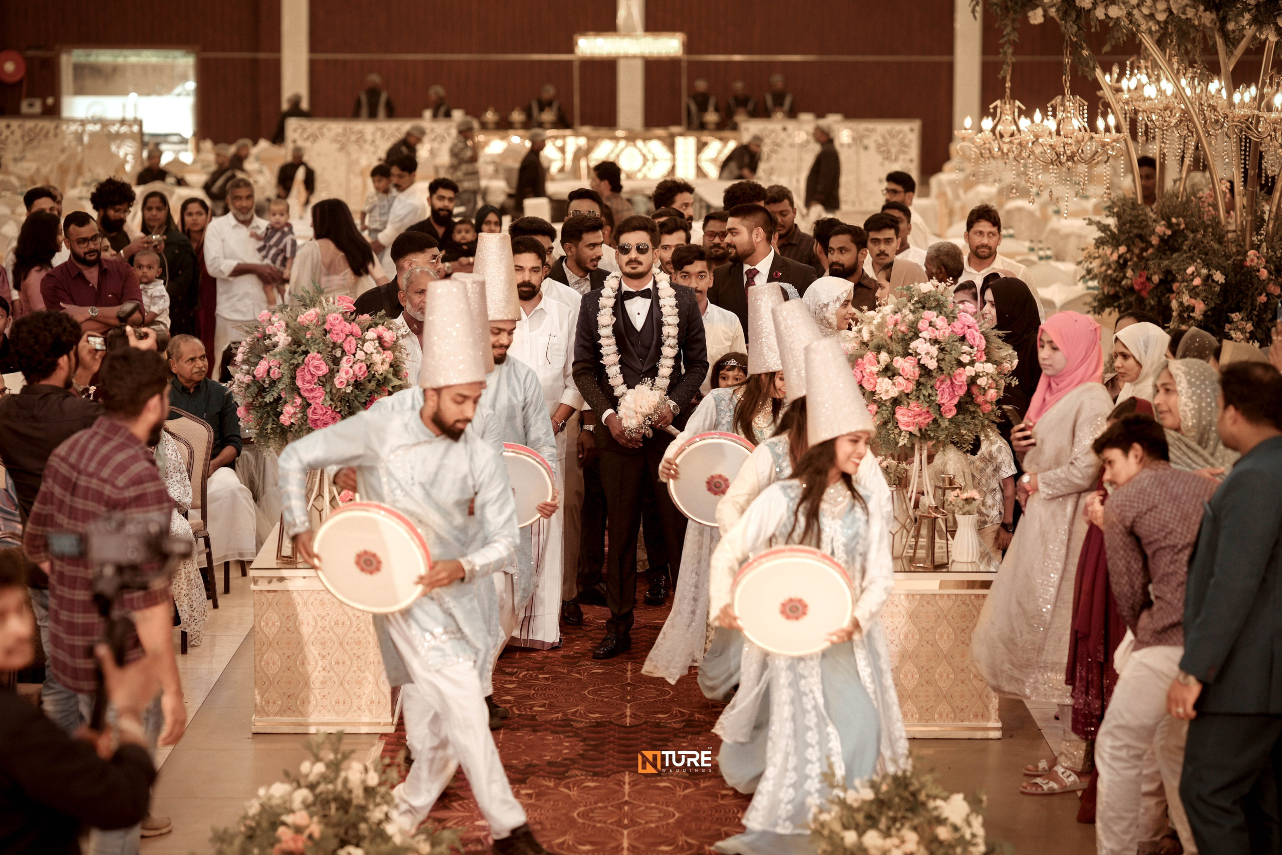 PHOTOS. NTURE WEDDING