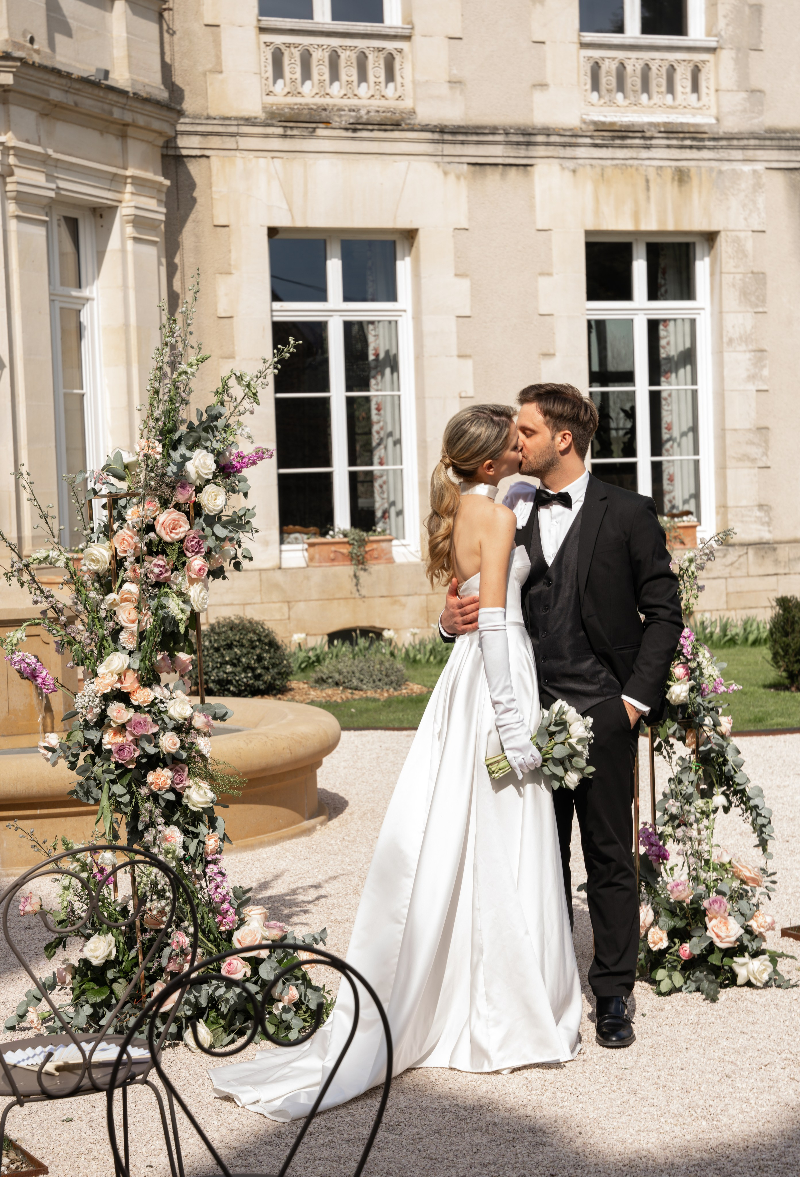 Chateau elopement inspiration. Wedding photographer in Paris Oksana Shum