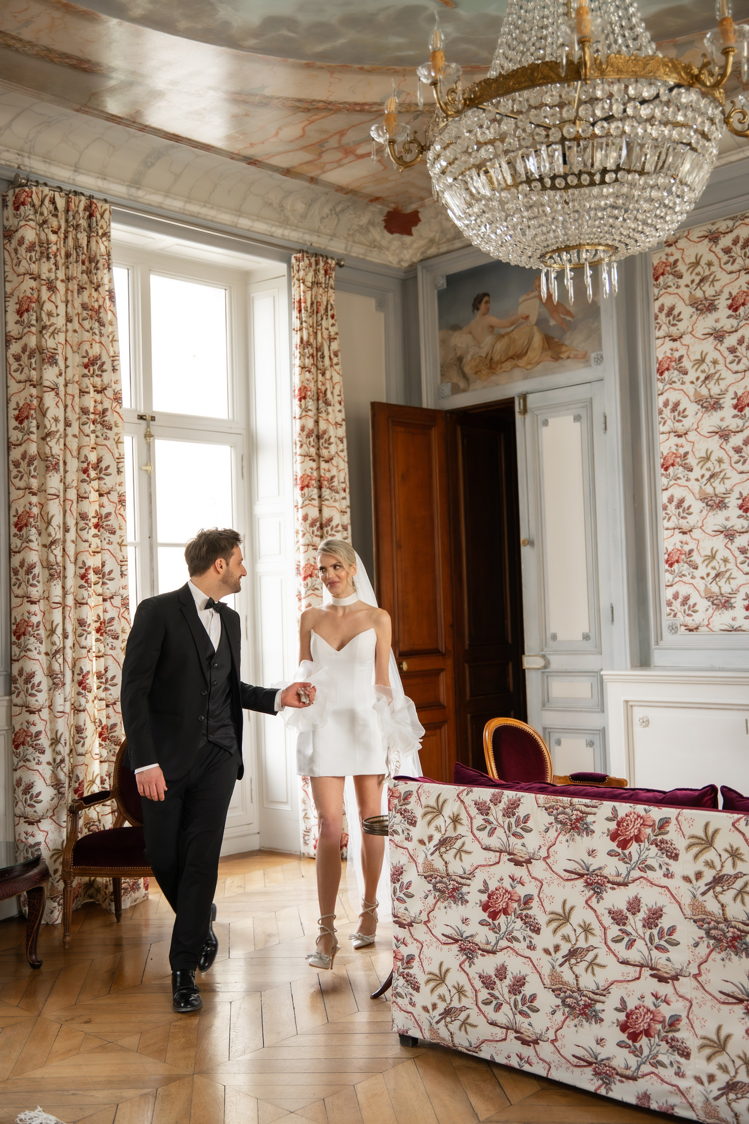 Chateau elopement inspiration. Wedding photographer in Paris Oksana Shum