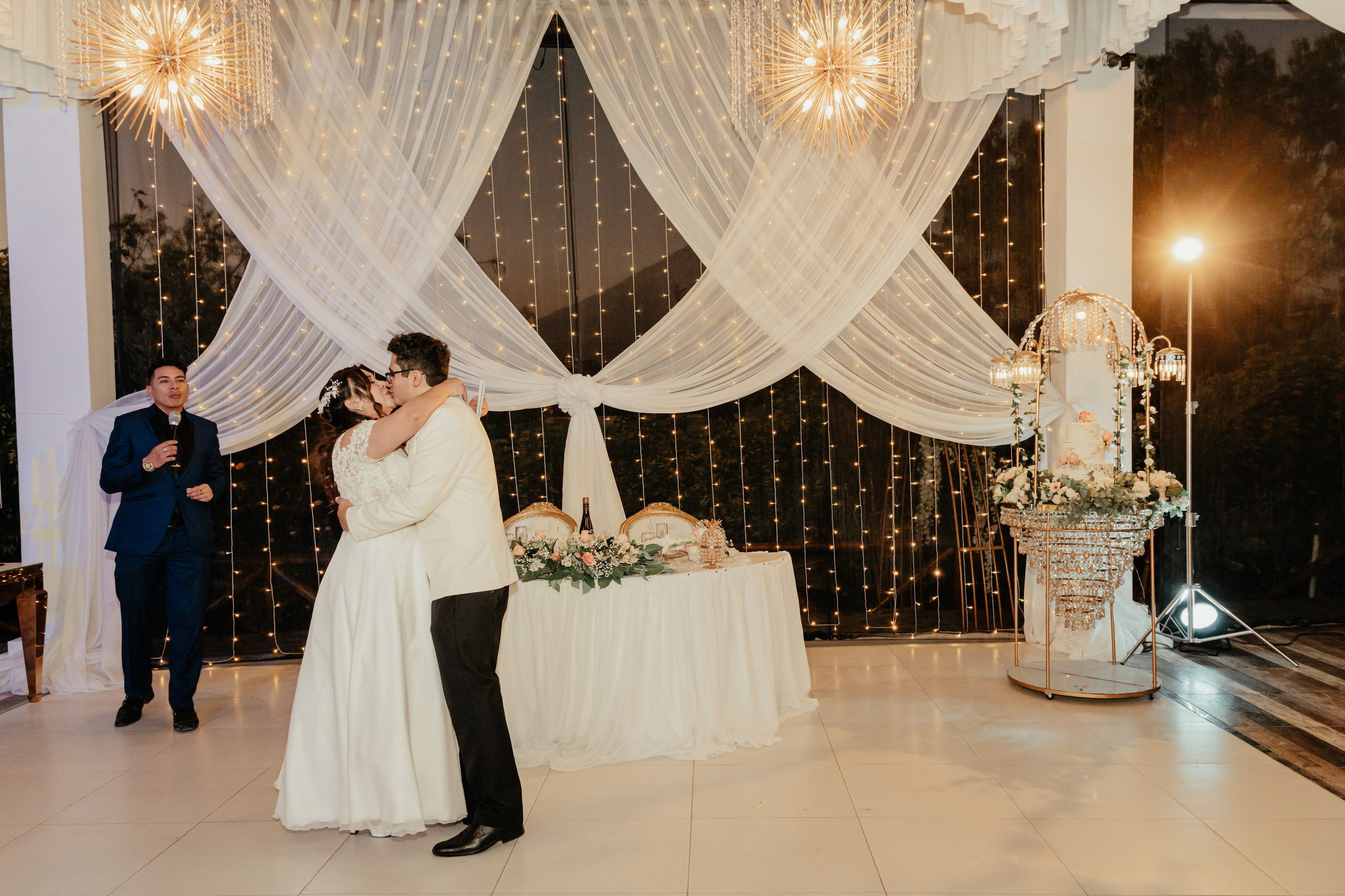 VANIA + LUIS BODA CIVIL. Studio KVTA | Fotografía y Video de Bodas en Arequipa