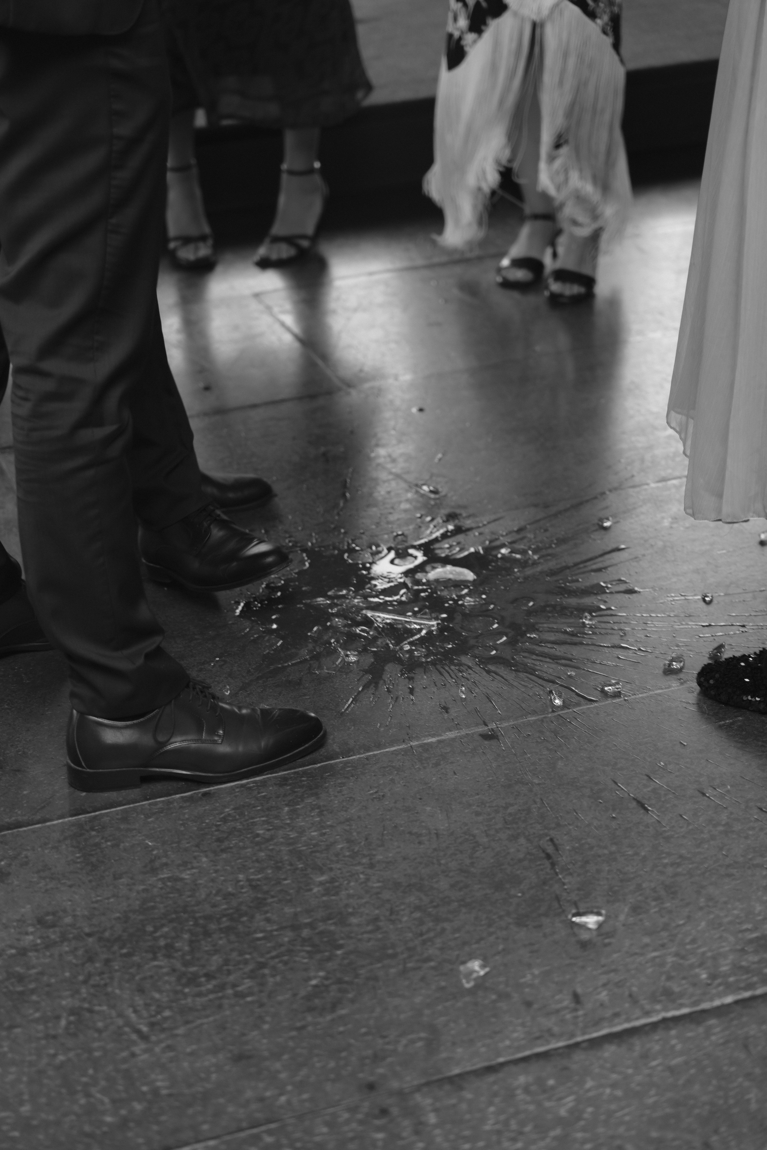 Elegancia y alegría familiar. Boda de Andrés y Lucía en San Sebastián. Holigood foto y video reportaje de bodas en San Sebastián y Europa
