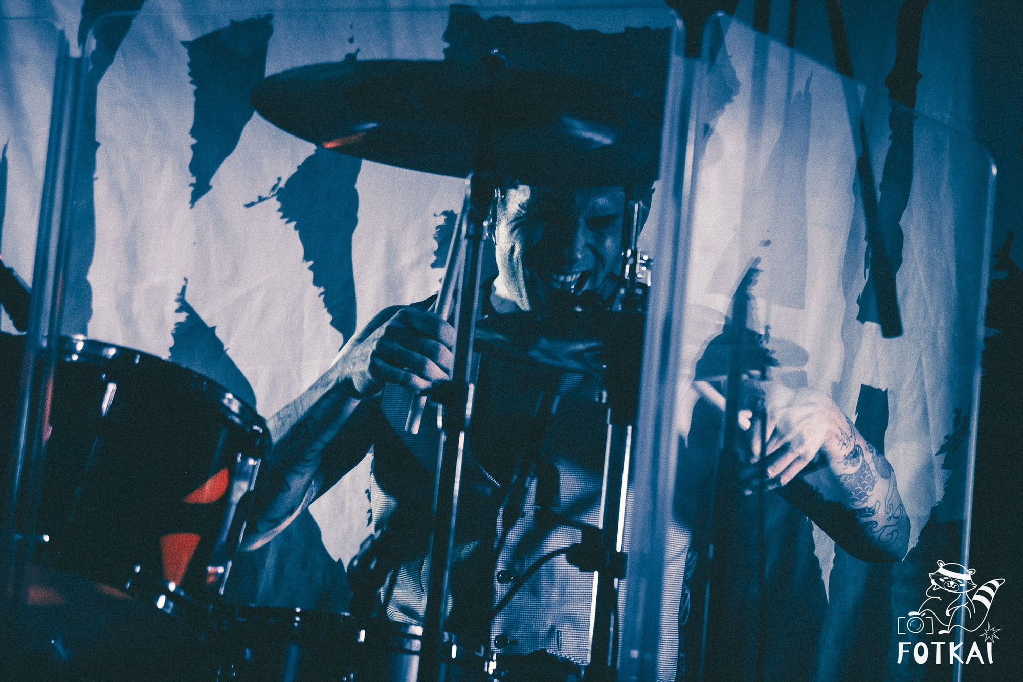 DENISDENIS — reportaje fotográfico del concierto en la Sala Marearock (Alicante) | FOTKAI