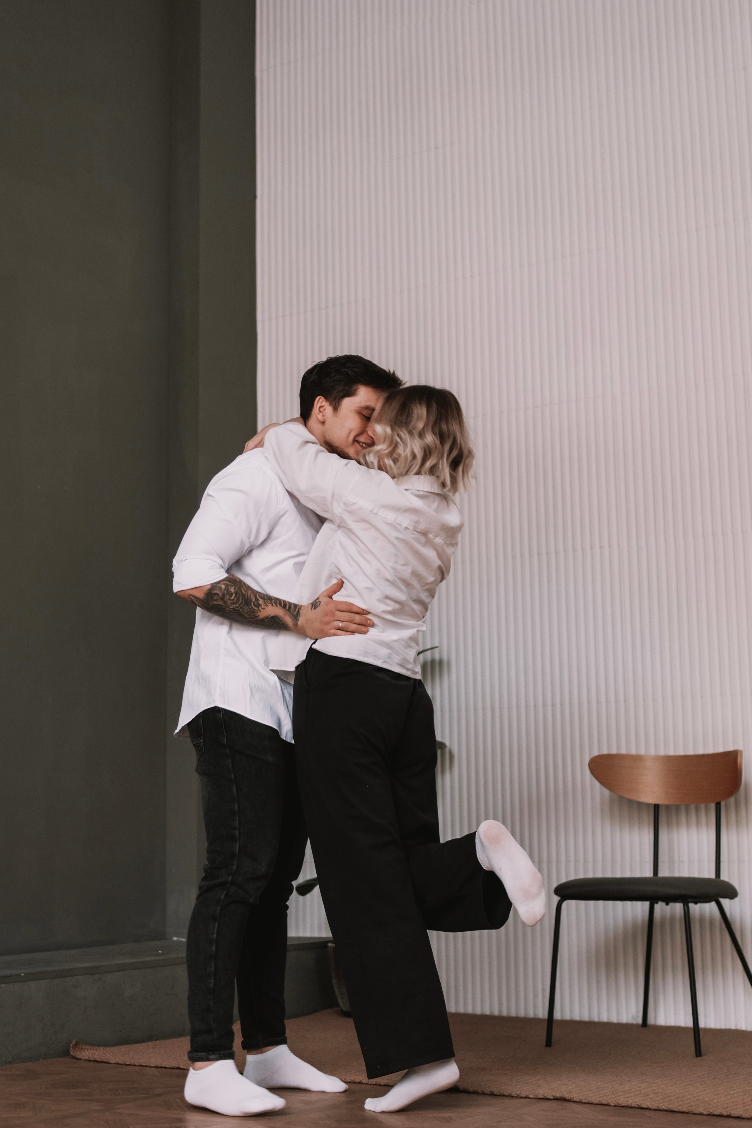 NEWLYWEDS. Lens Captures Life