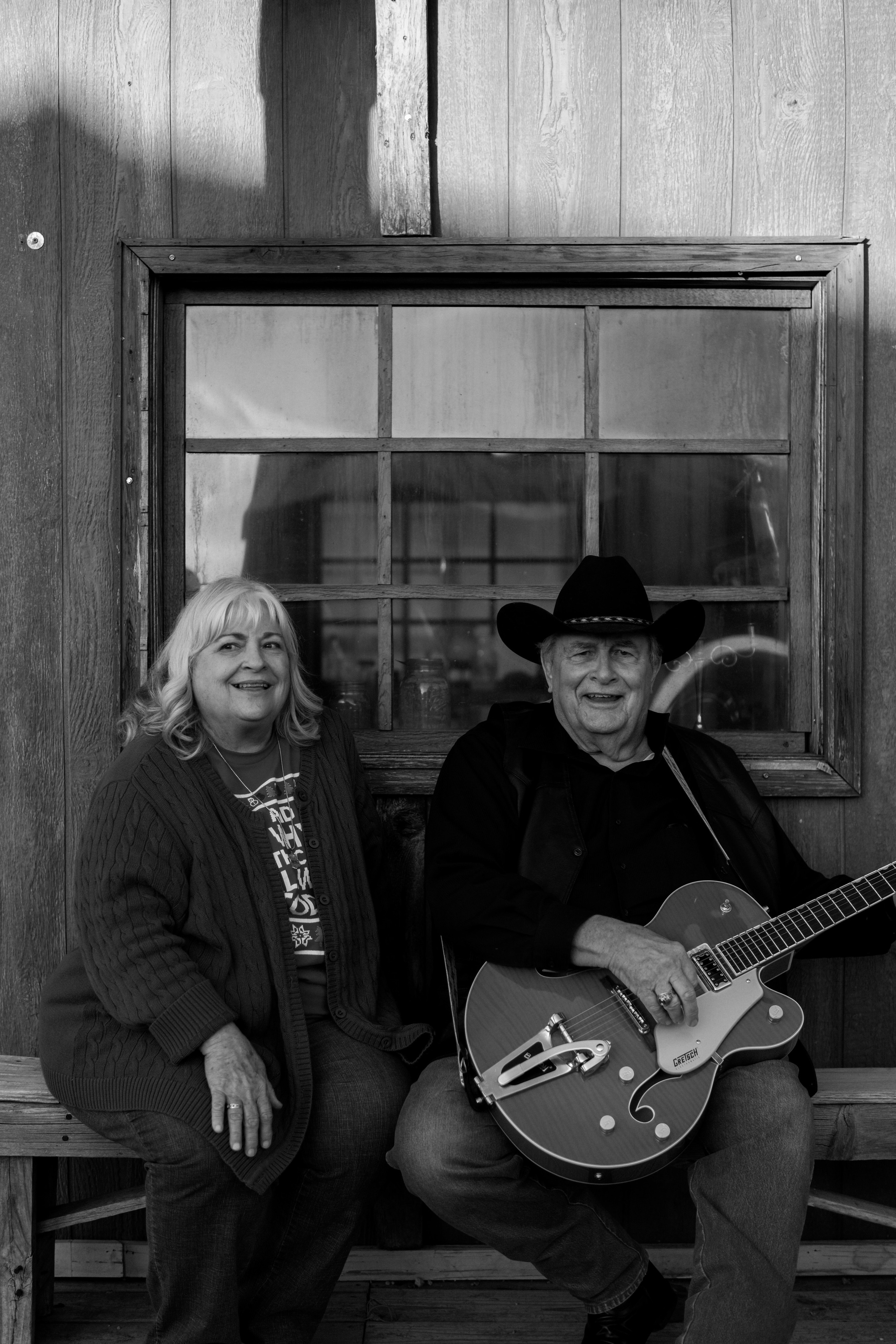 LOVE STORY IN GHOST TOWN. Lens Captures Life